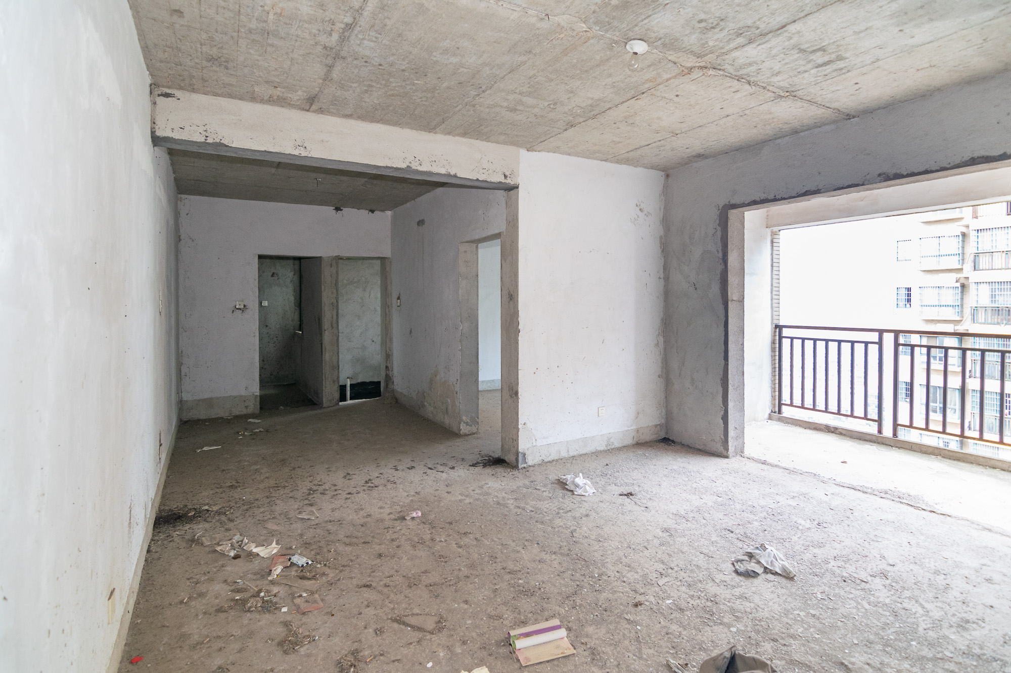 红建华府  2室2厅1卫    29.8万 红建华府  2室2厅1卫    29.8万