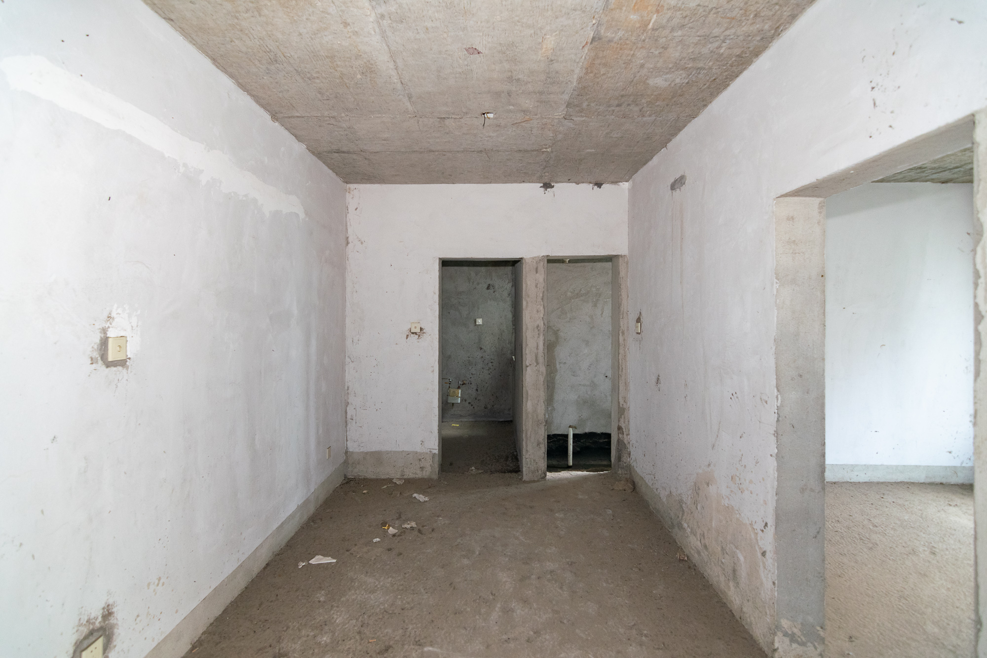 红建华府  2室2厅1卫    29.8万 红建华府  2室2厅1卫    29.8万客厅