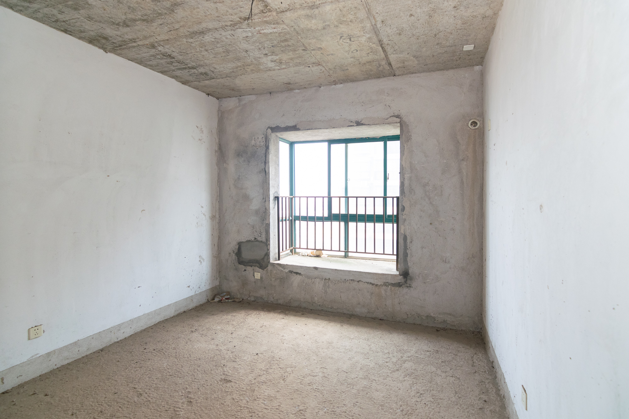 红建华府  2室2厅1卫    29.8万 红建华府  2室2厅1卫    29.8万卧室