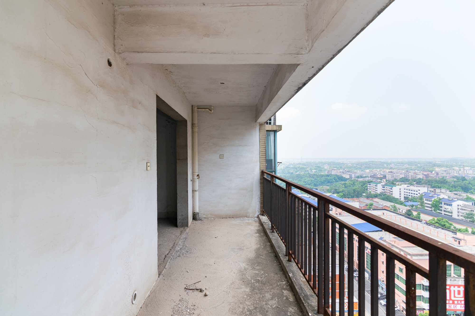 红建华府  2室2厅1卫    29.8万 红建华府  2室2厅1卫    29.8万阳台