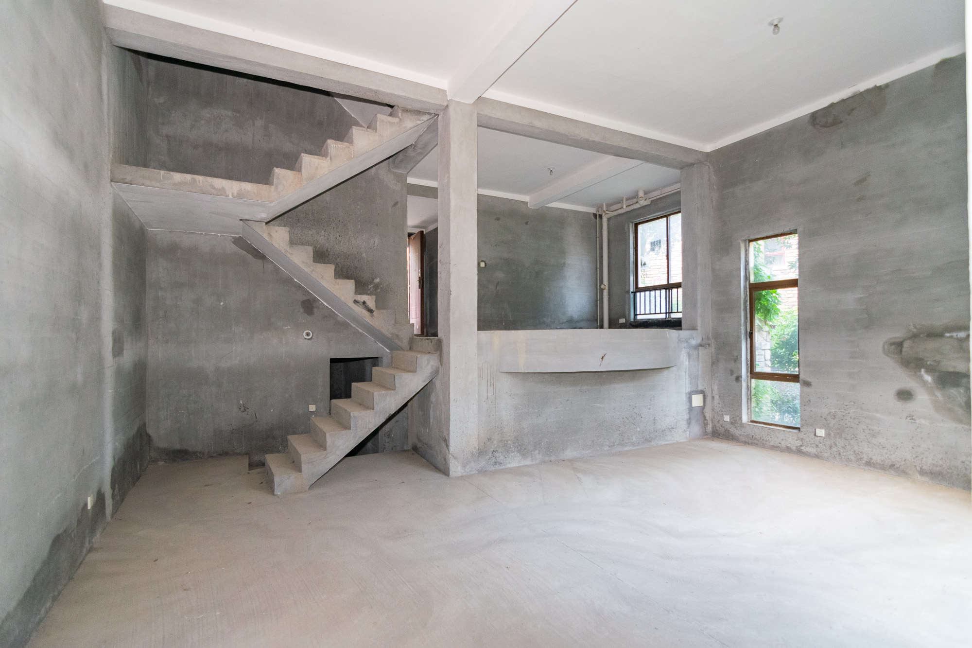 中新森林海  5室2厅3卫    235.0万 中新森林海  5室2厅3卫    235.0万客厅