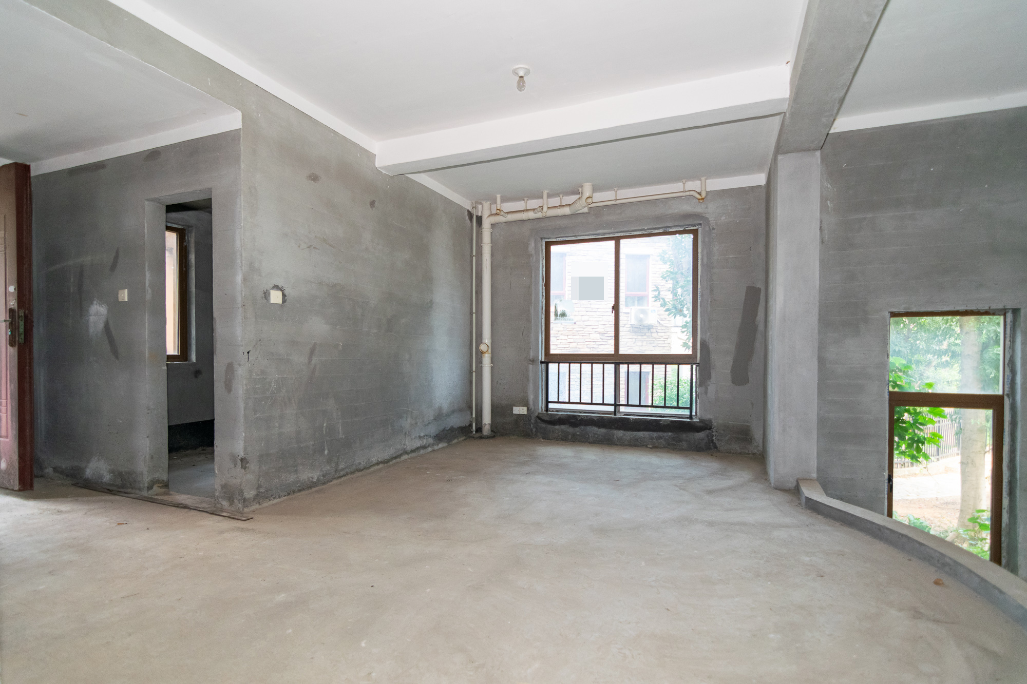 中新森林海  5室2厅3卫    235.0万 中新森林海  5室2厅3卫    235.0万客厅