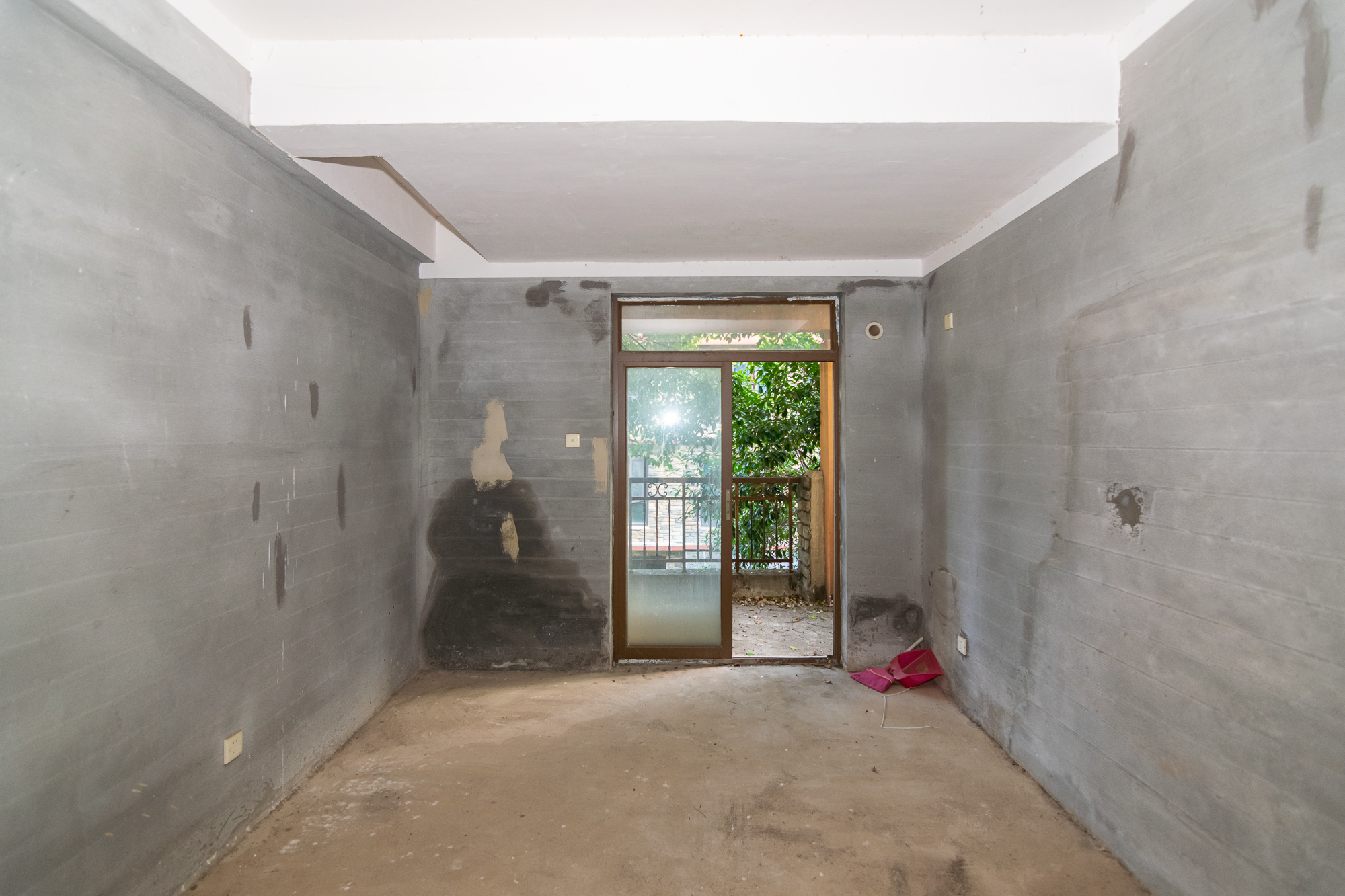 中新森林海  5室2厅3卫    235.0万 中新森林海  5室2厅3卫    235.0万卧室