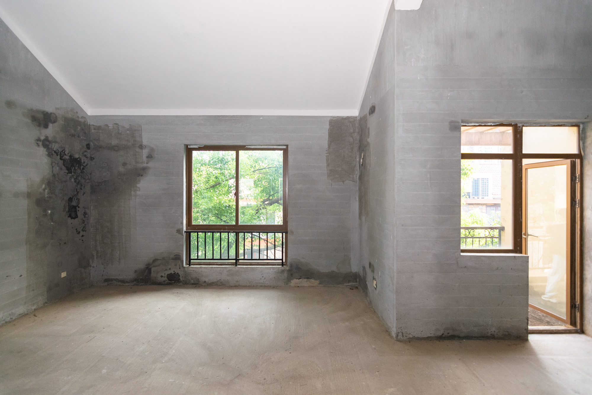 中新森林海  5室2厅3卫    235.0万 中新森林海  5室2厅3卫    235.0万卧室