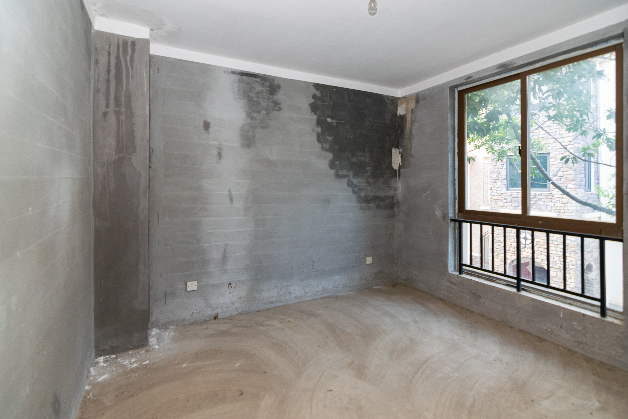 中新森林海  5室2厅3卫    235.0万 中新森林海  5室2厅3卫    235.0万卧室