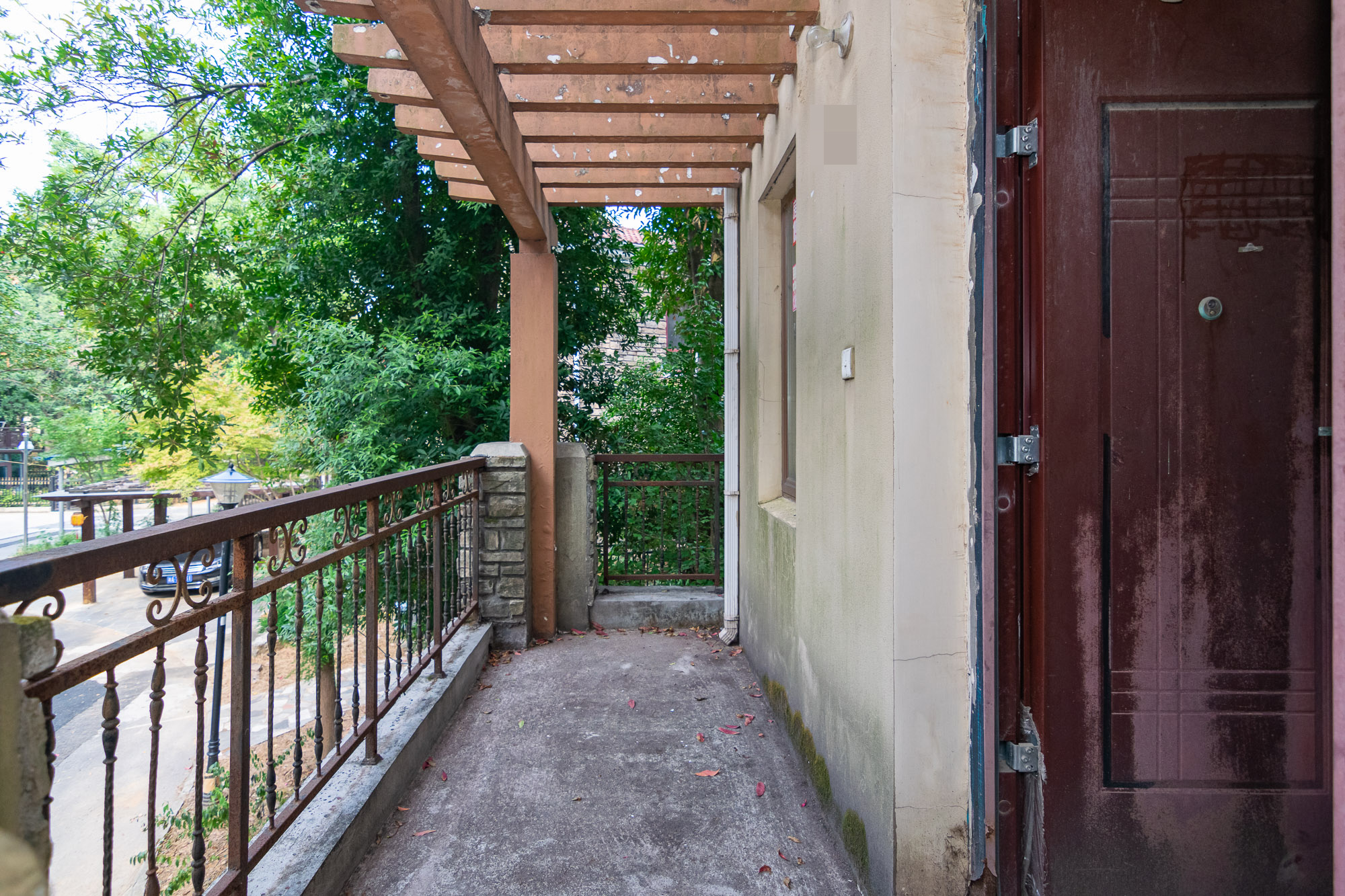 中新森林海  5室2厅3卫    235.0万 中新森林海  5室2厅3卫    235.0万阳台