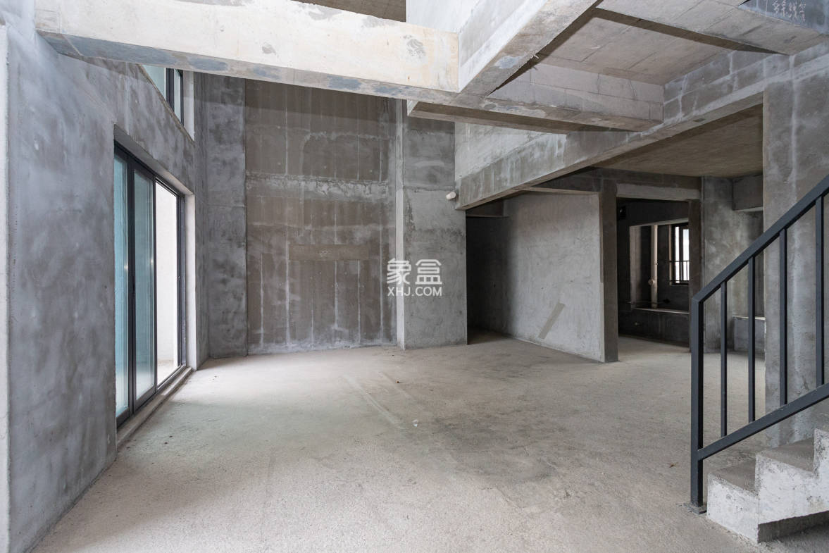 越秀湘江星汇城二期 4室2厅3卫 186.0万 越秀湘江星汇城二期 4室2厅3卫 186.0万客厅