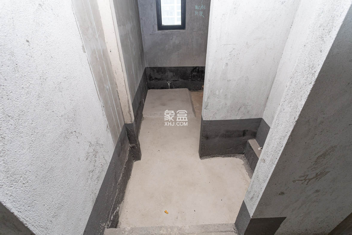 越秀湘江星汇城二期 4室2厅3卫 186.0万 越秀湘江星汇城二期 4室2厅3卫 186.0万卫生间