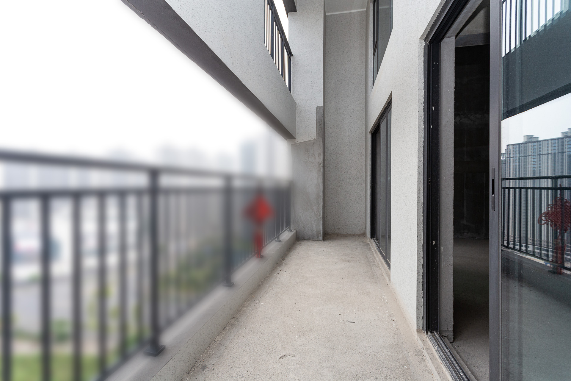 越秀湘江星汇城二期  4室2厅3卫    186.0万阳台