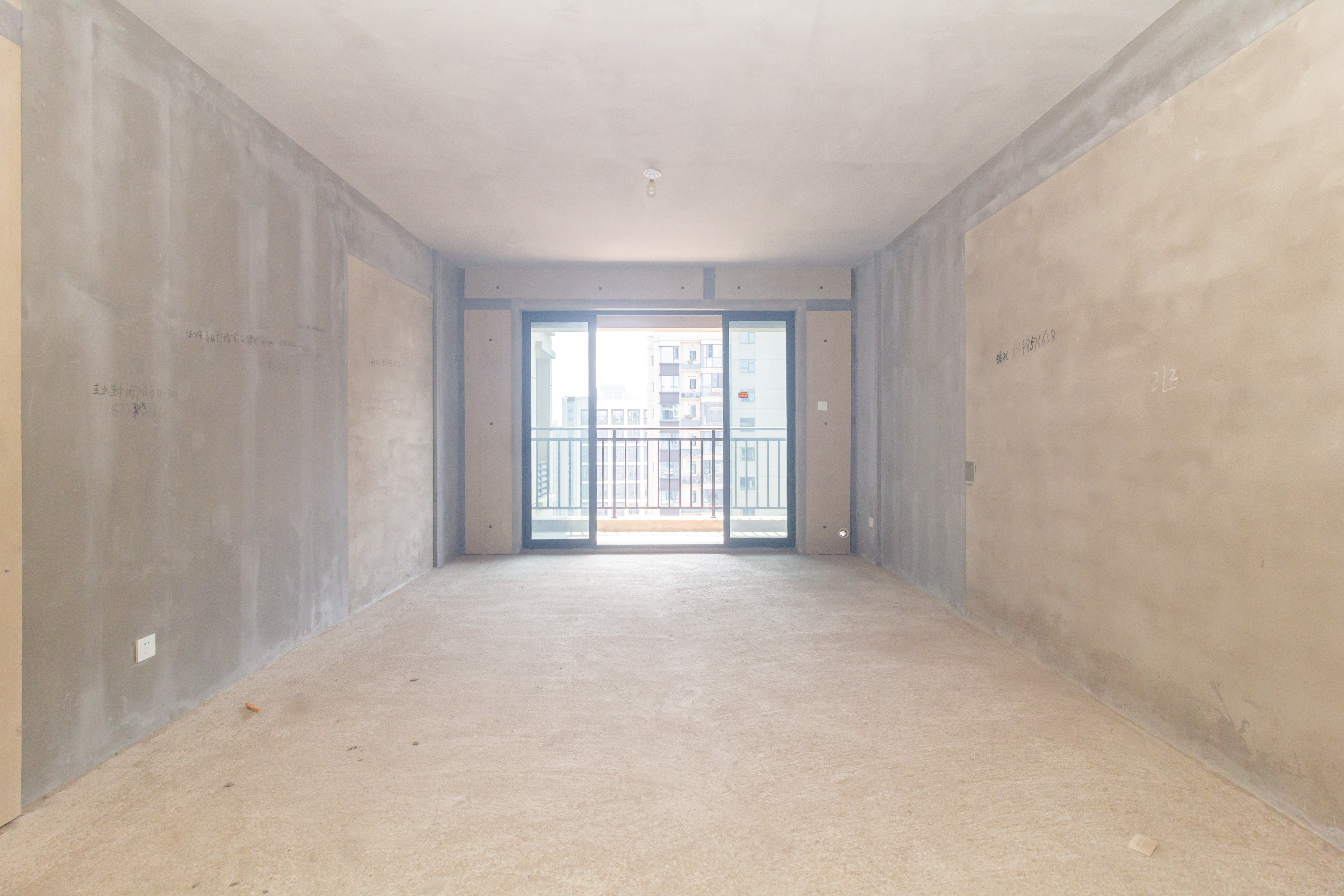 日盛湖湘花苑 3室2厅2卫 88.0万 日盛湖湘花苑 3室2厅2卫 88.0万客厅