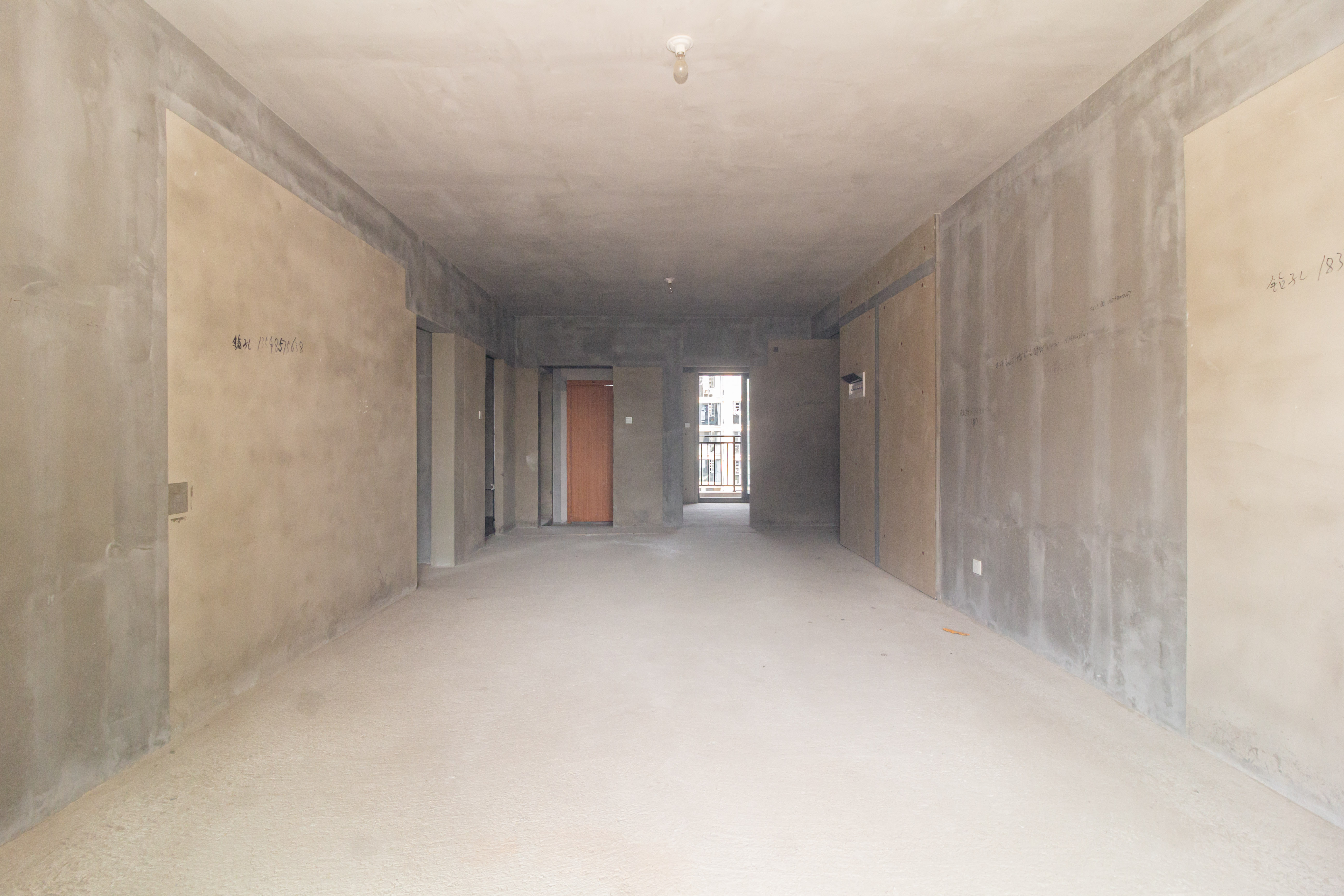 日盛湖湘花苑 3室2厅2卫 88.0万 日盛湖湘花苑 3室2厅2卫 88.0万客厅