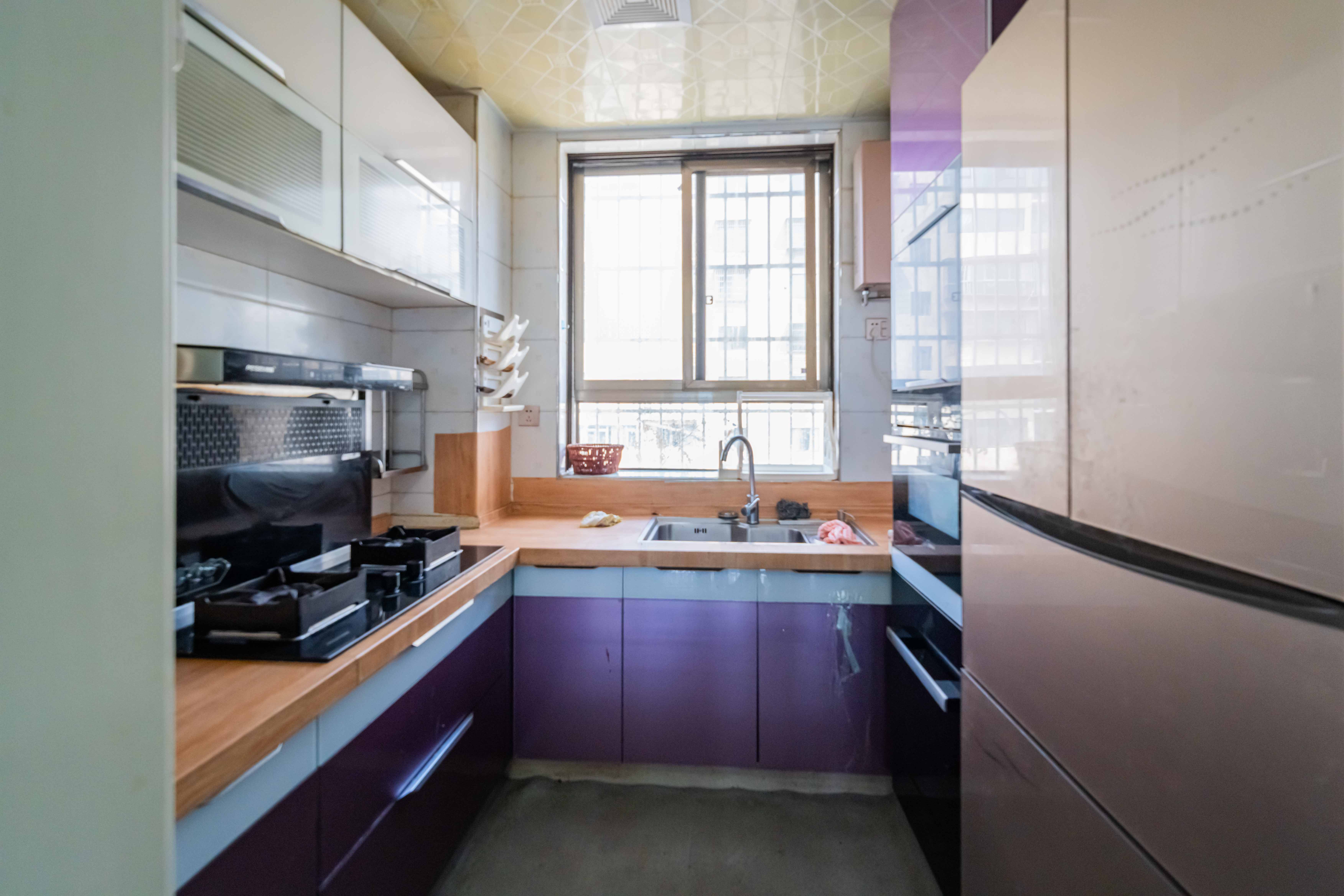 湘核佳苑  3室2厅1卫    118.0万 湘核佳苑  3室2厅1卫    118.0万厨房