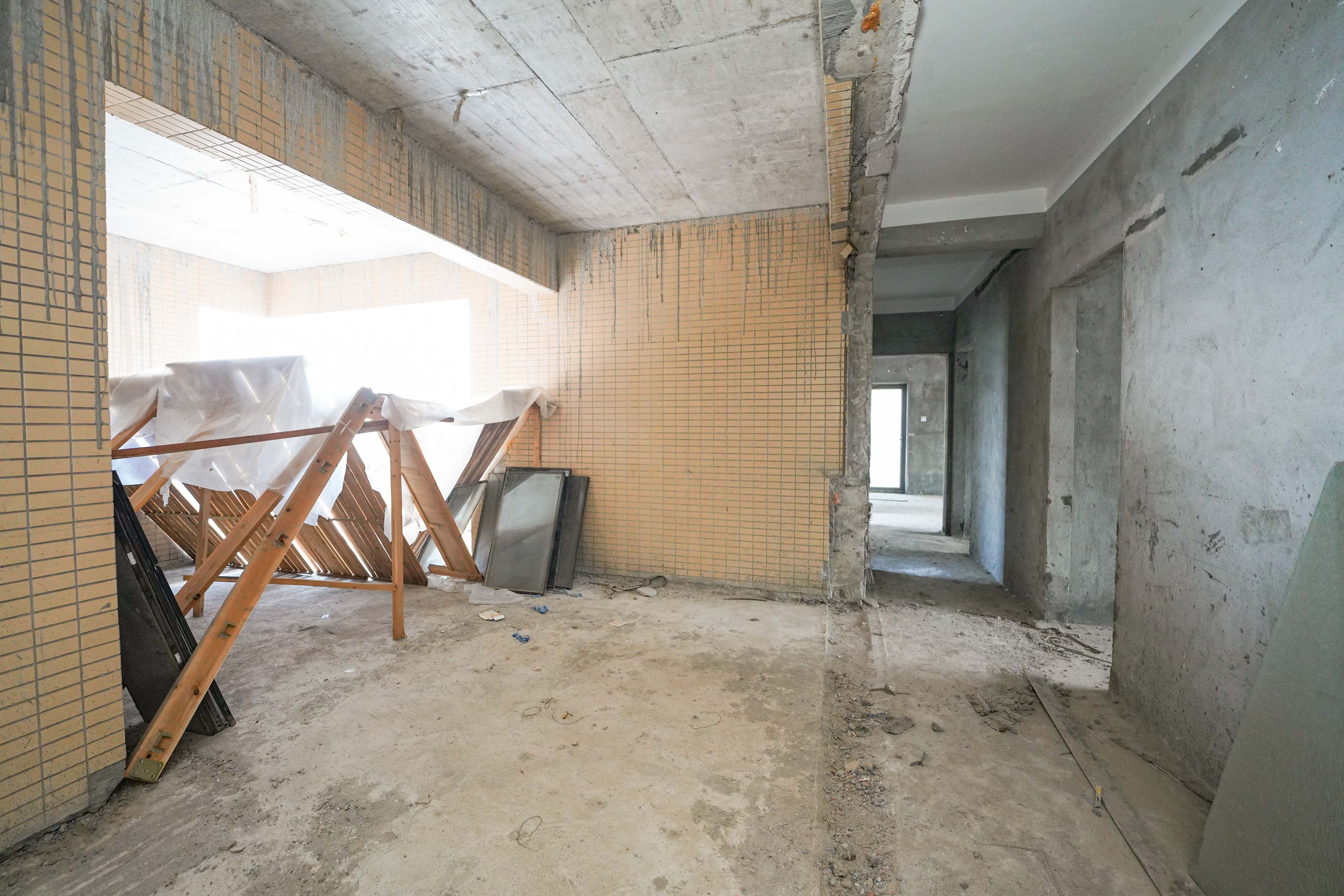 幸福庄园 5室2厅3卫 108.0万 幸福庄园 5室2厅3卫 108.0万客厅