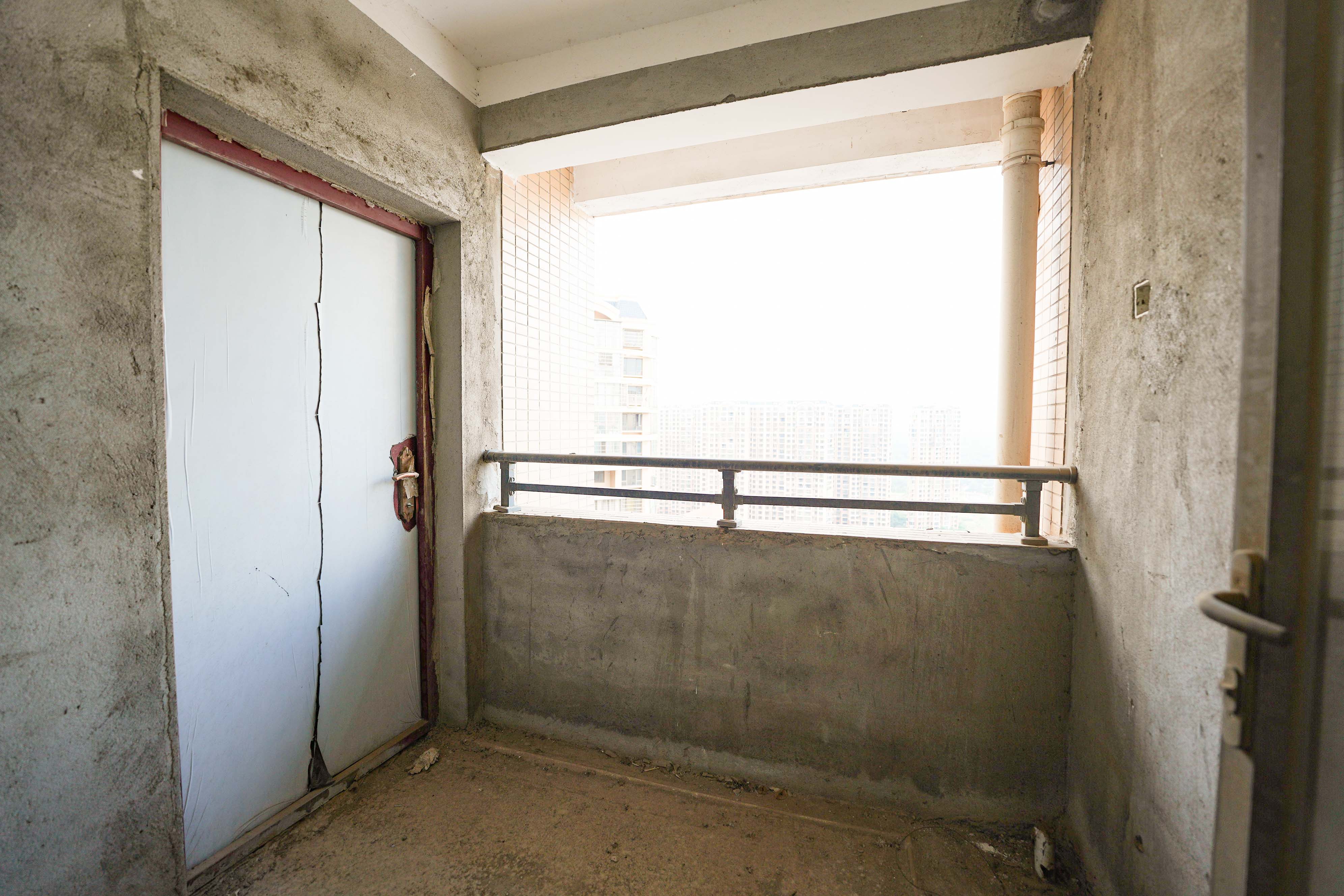 幸福庄园 5室2厅3卫 108.0万 幸福庄园 5室2厅3卫 108.0万卧室