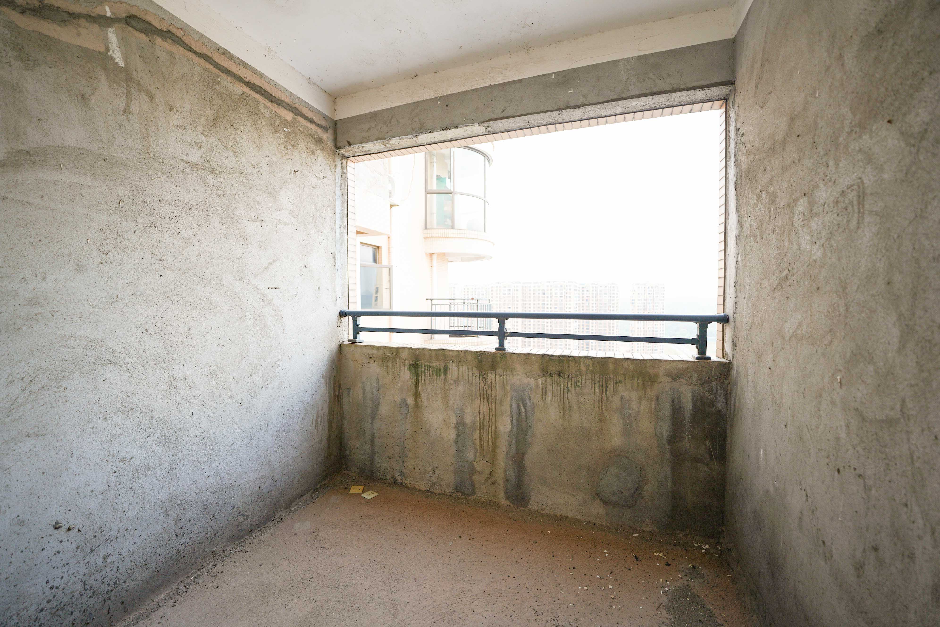 幸福庄园 5室2厅3卫 108.0万 幸福庄园 5室2厅3卫 108.0万卧室