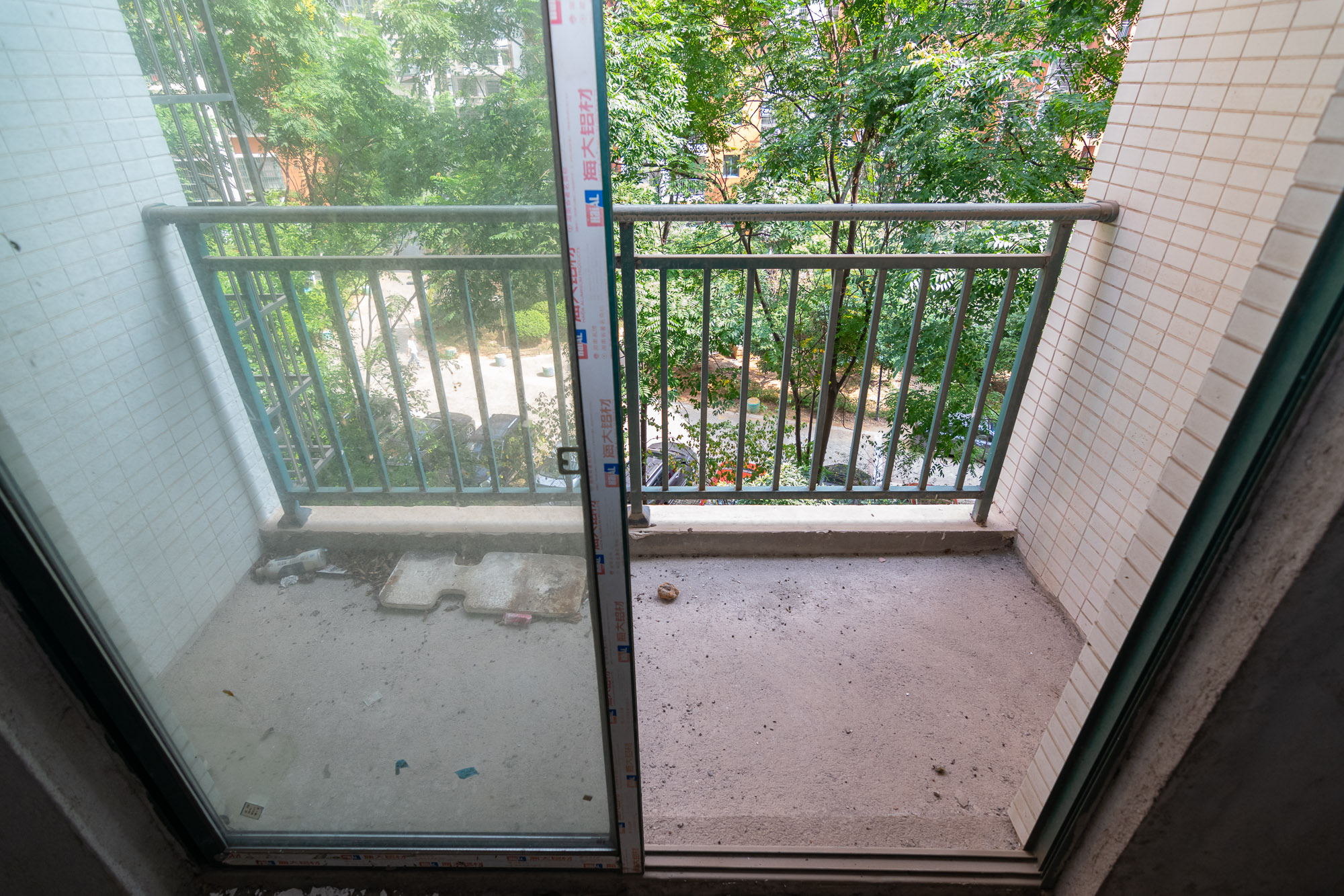 百合湖滨花园 3室2厅2卫 60.0万 百合湖滨花园 3室2厅2卫 60.0万阳台