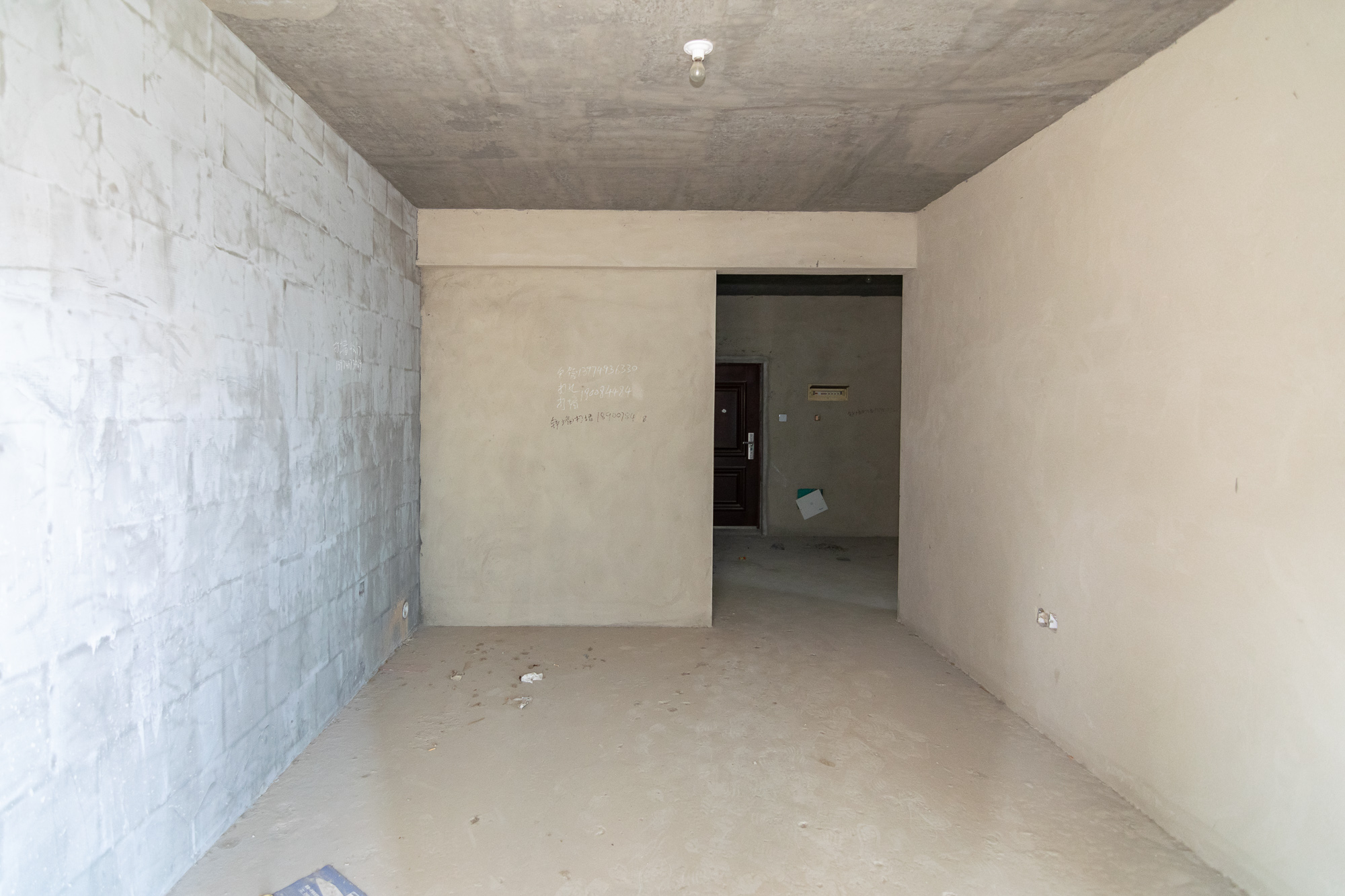 联诚雅郡 3室2厅1卫 52.8万 联诚雅郡 3室2厅1卫 52.8万客厅