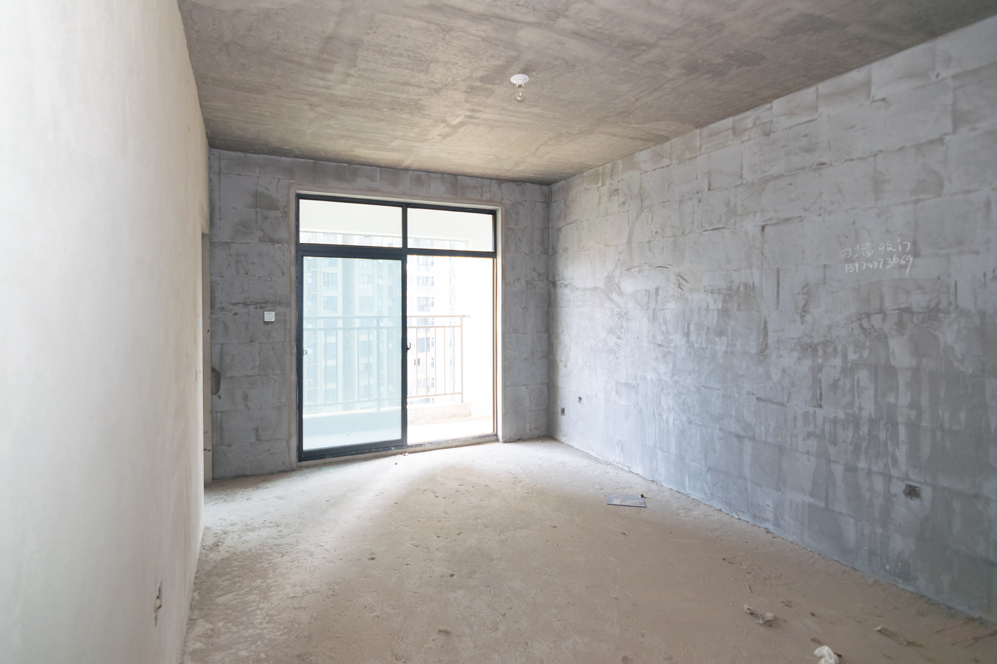 联诚雅郡 3室2厅1卫 52.8万 联诚雅郡 3室2厅1卫 52.8万客厅