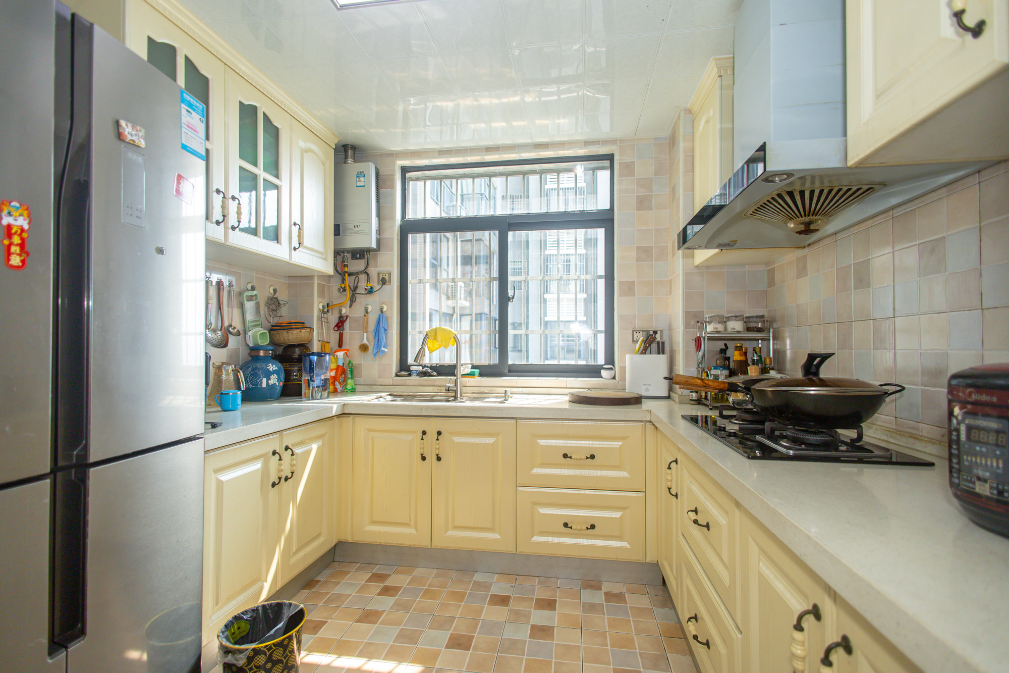 星电恬园 4室2厅2卫 106.0万 星电恬园 4室2厅2卫 106.0万厨房