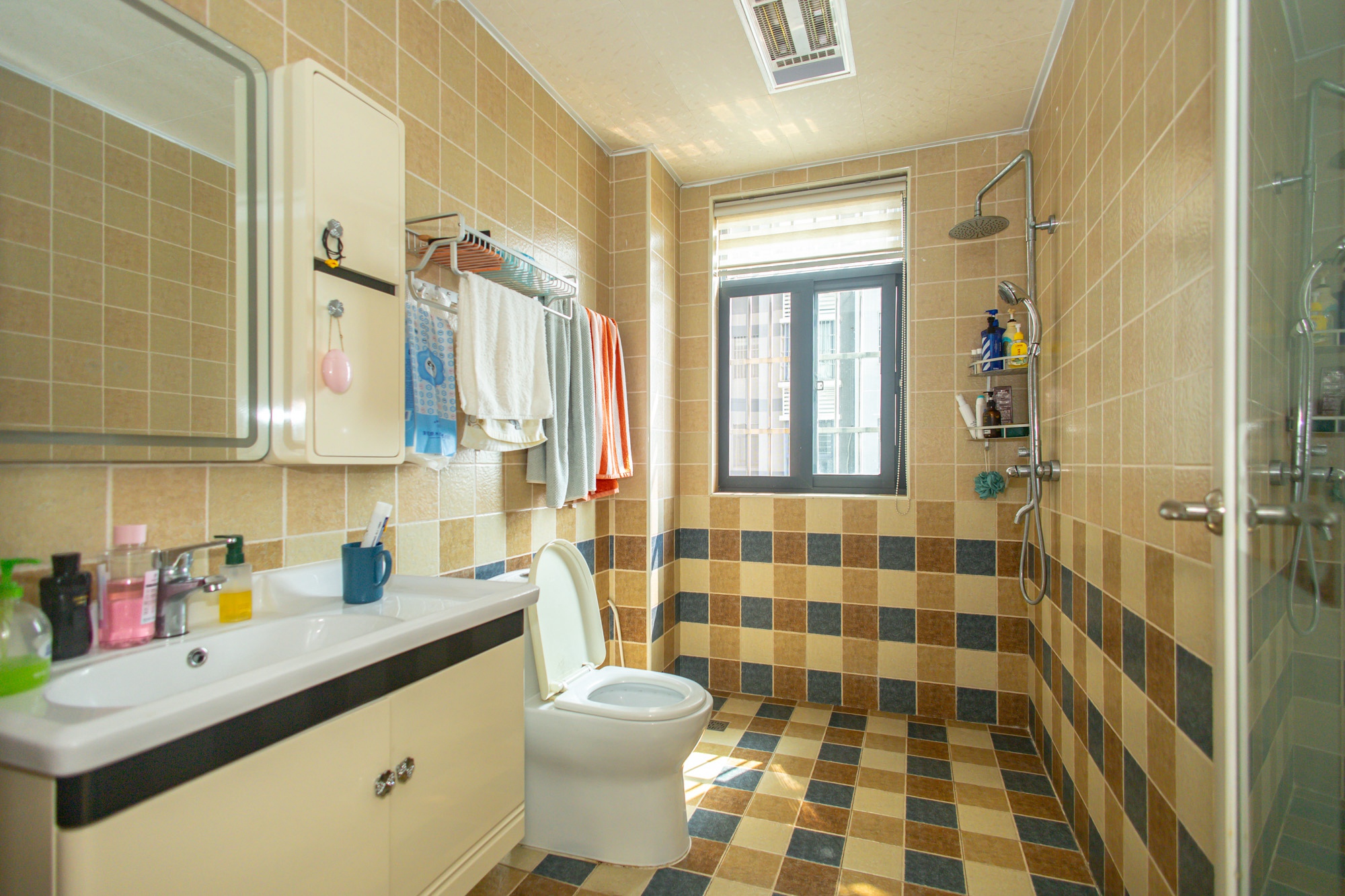 星电恬园 4室2厅2卫 106.0万 星电恬园 4室2厅2卫 106.0万卫生间