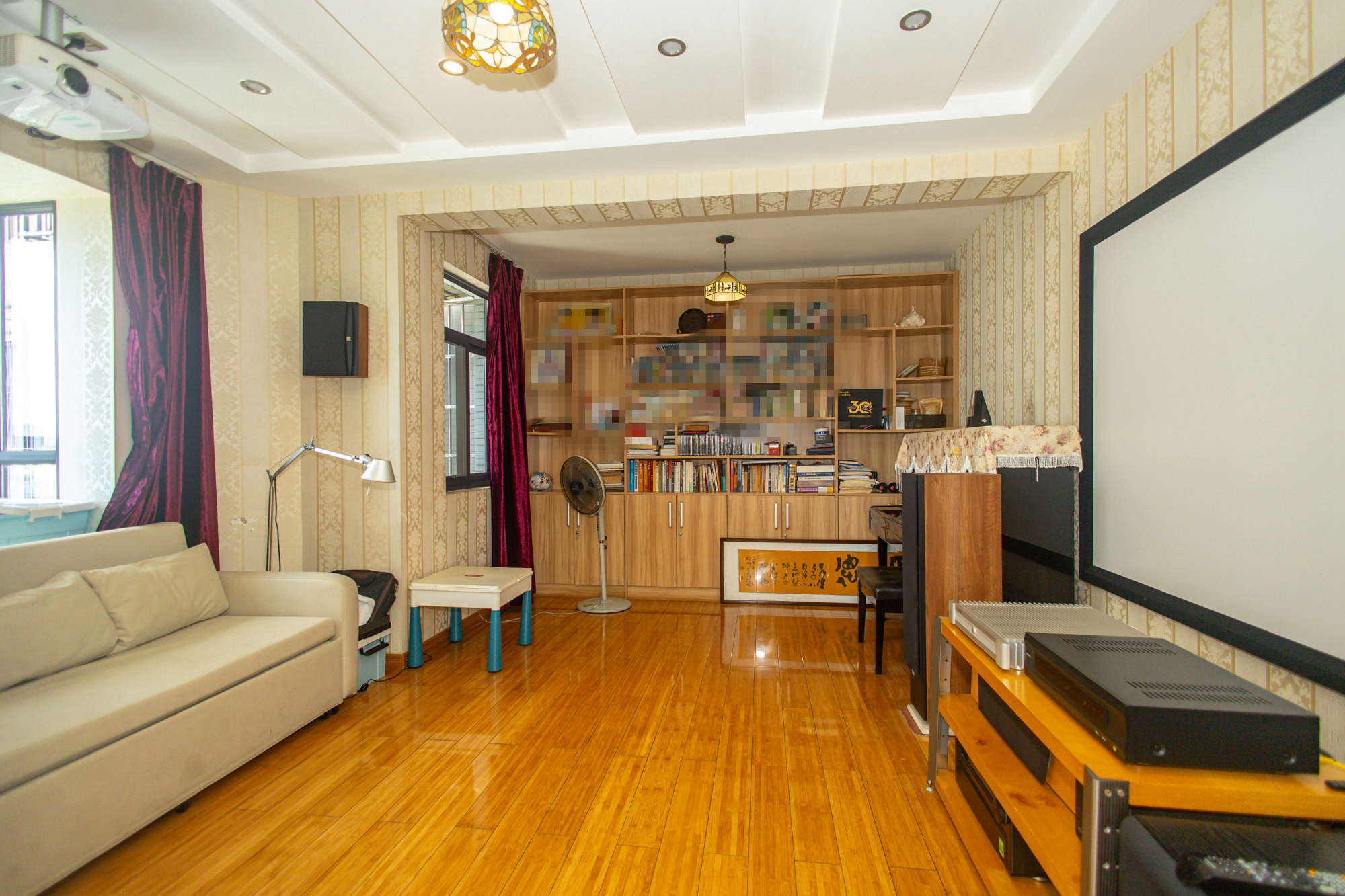 星电恬园 4室2厅2卫 106.0万 星电恬园 4室2厅2卫 106.0万卧室