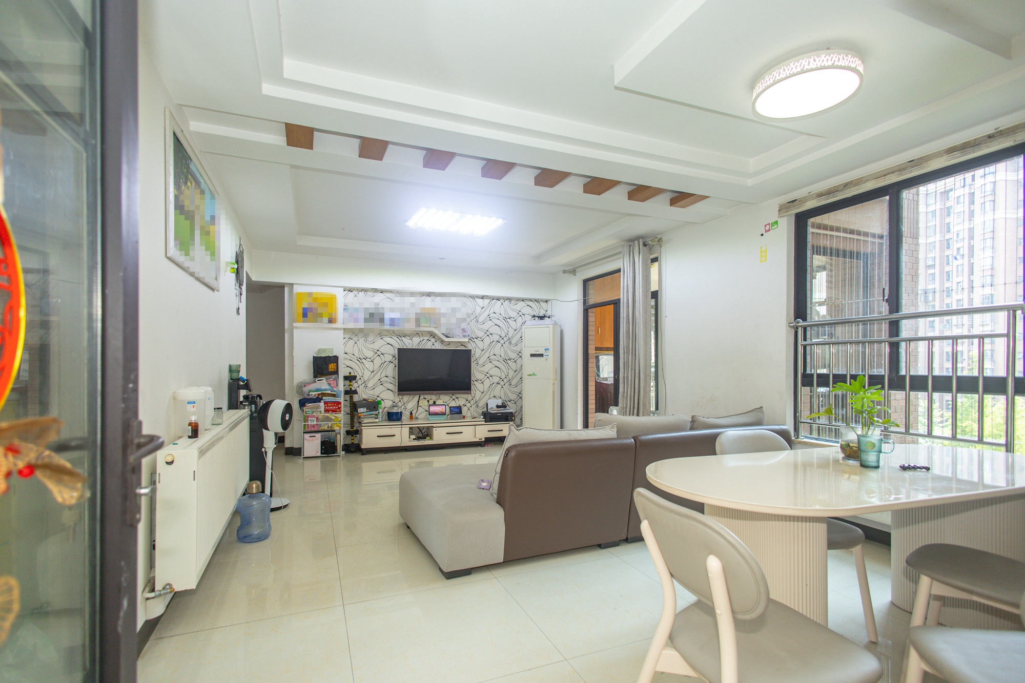 华润凤凰城一期  3室2厅2卫    85.8万客厅