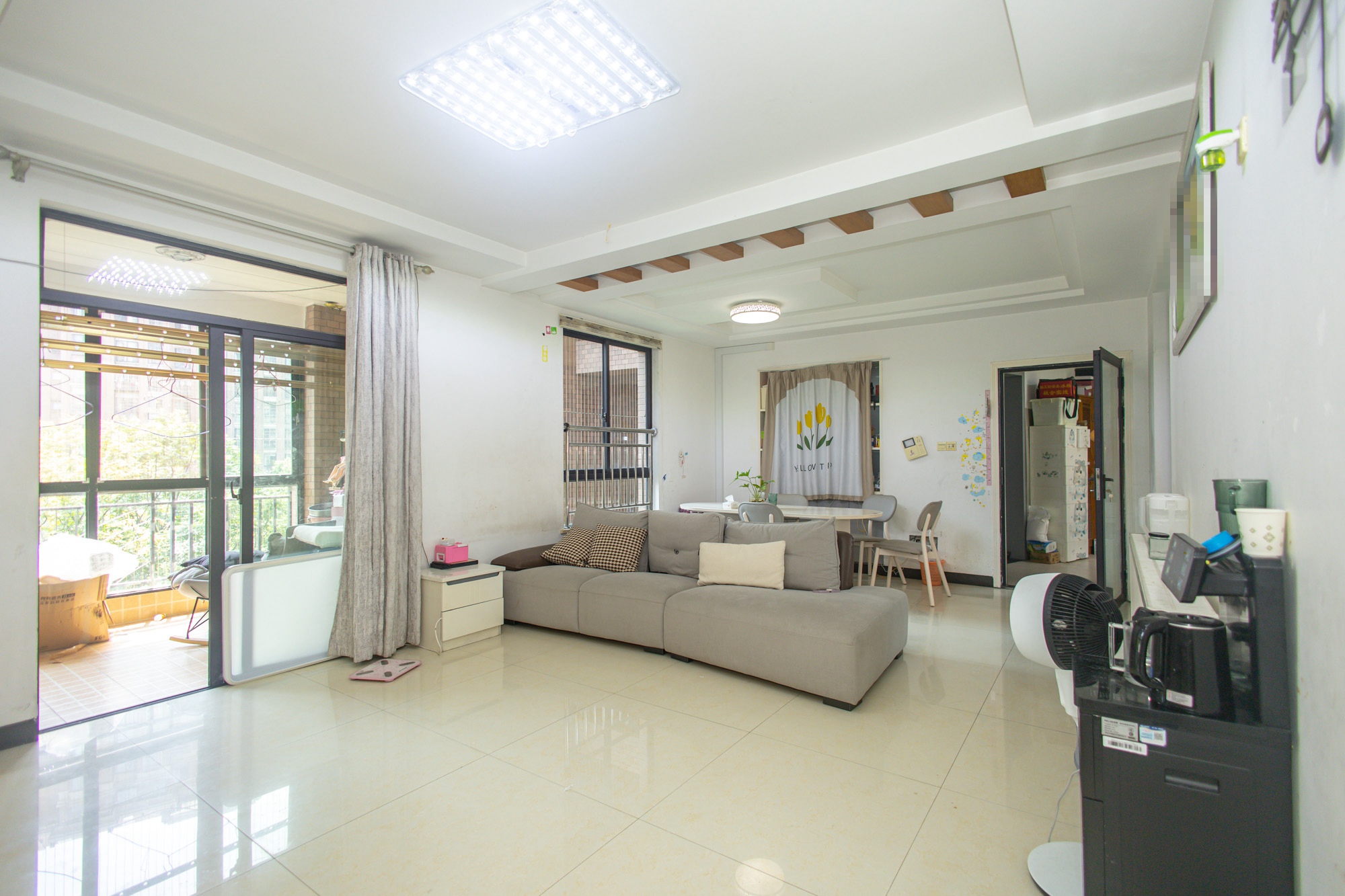 华润凤凰城一期  3室2厅2卫    85.8万客厅