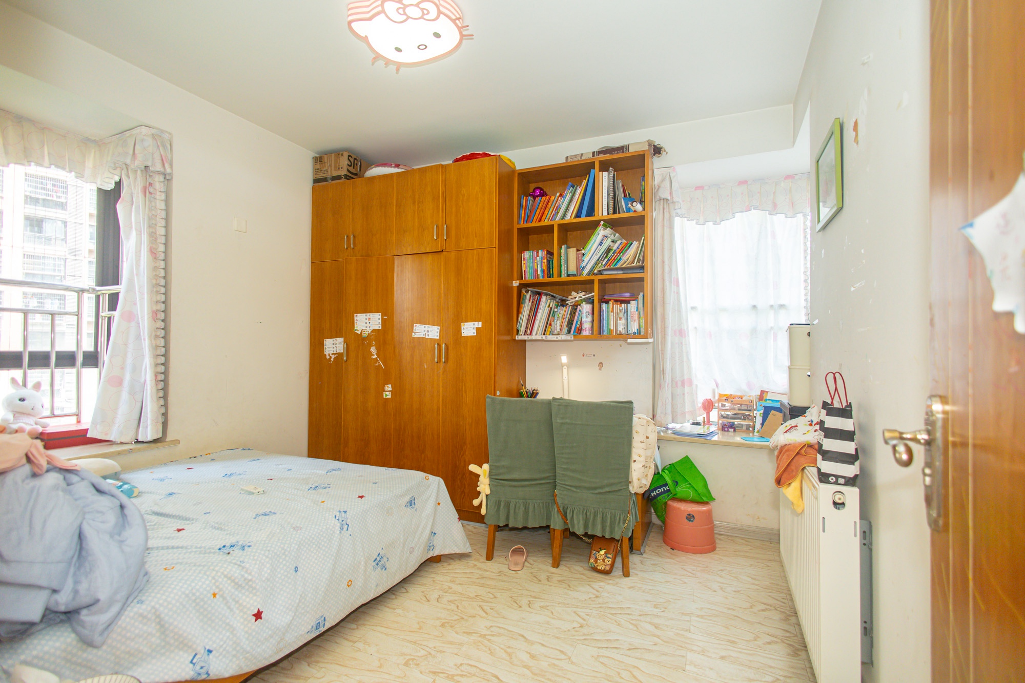 华润凤凰城一期  3室2厅2卫    85.8万卧室