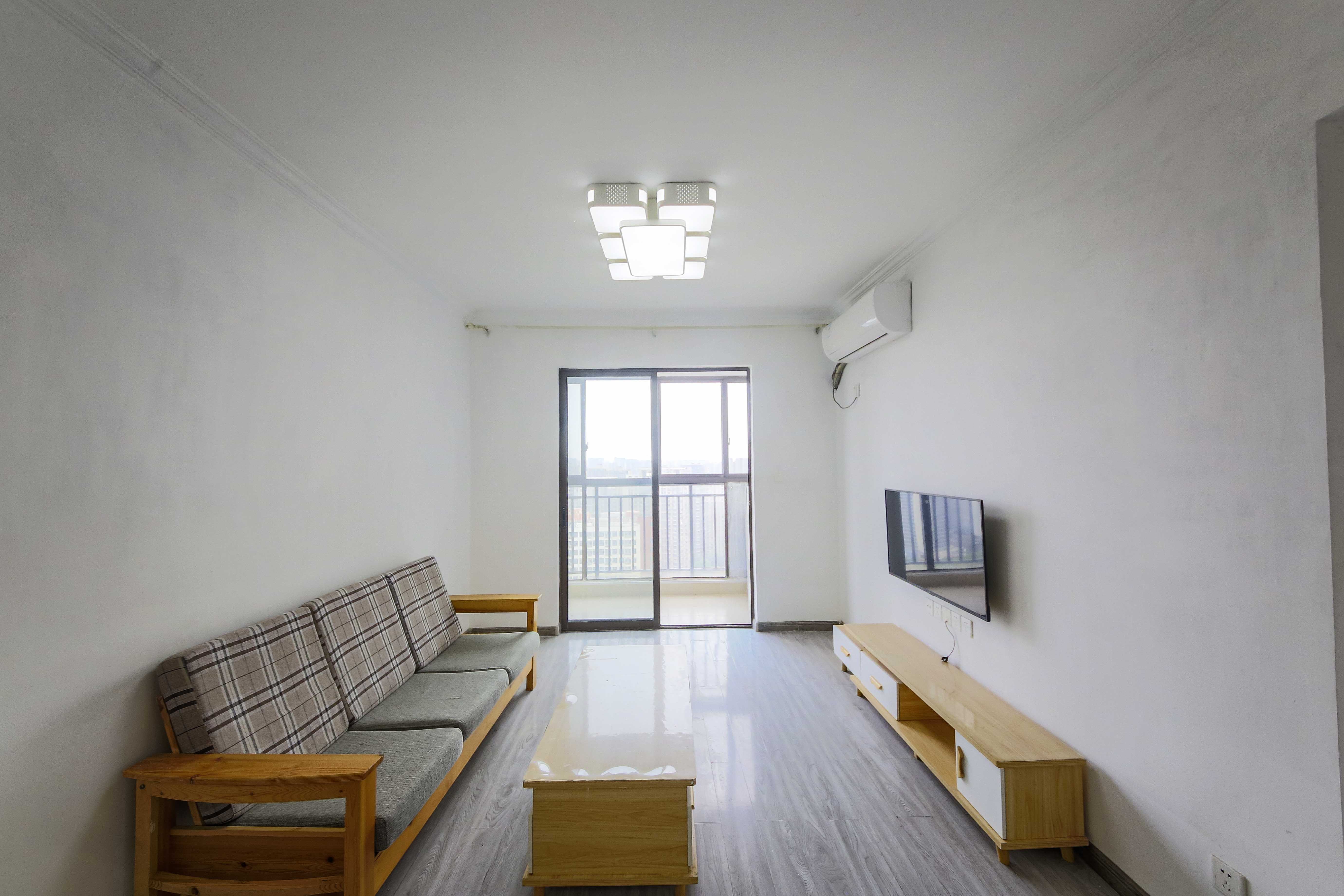 中建信和城  3室2厅1卫   105.00万客厅