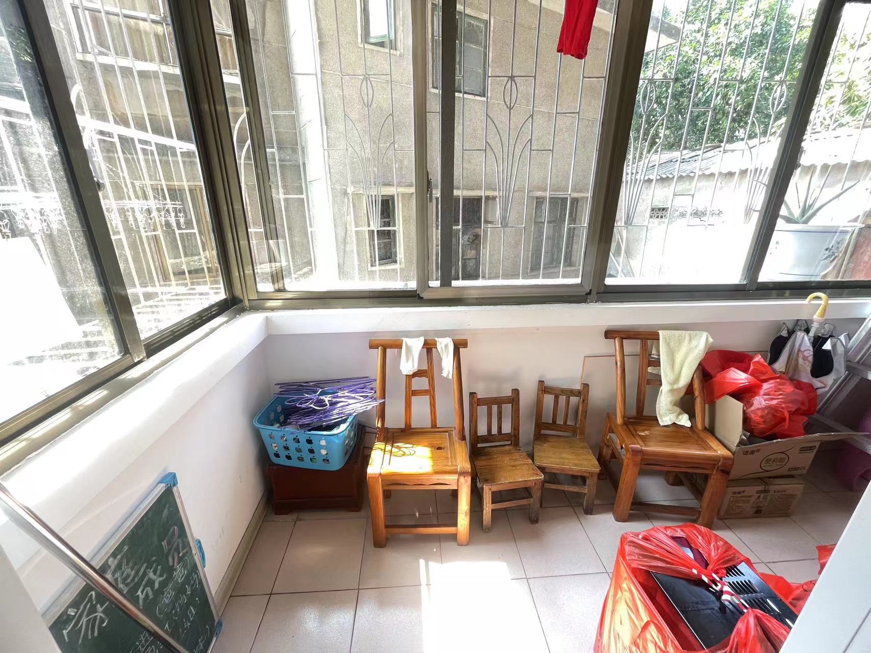 庆云山二村(62号)  3室2厅1卫    32.8万 庆云山二村(62号)  3室2厅1卫    32.8万室内图