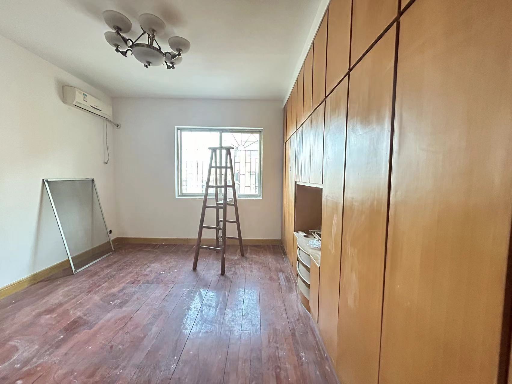 银苑小区 4室2厅2卫 68.0万 银苑小区 4室2厅2卫 68.0万室内图