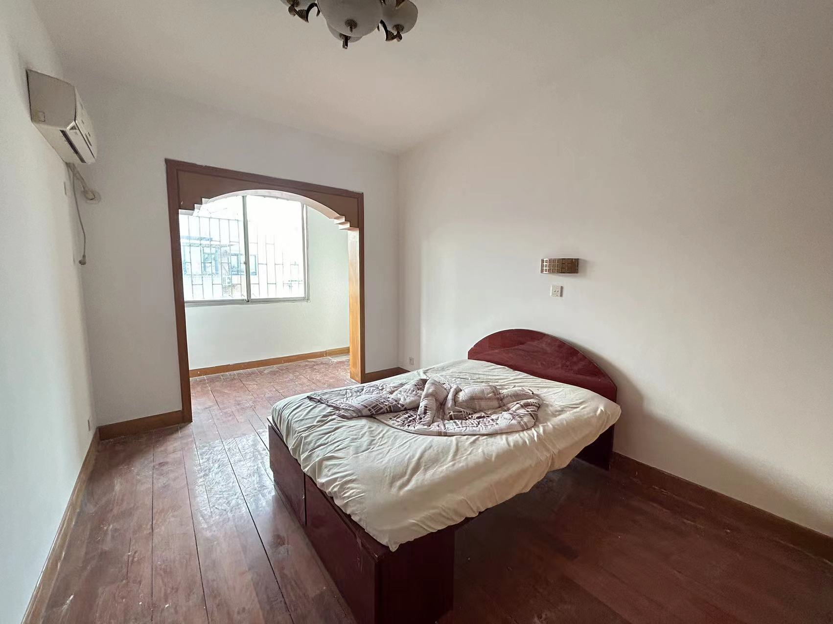 银苑小区 4室2厅2卫 68.0万 银苑小区 4室2厅2卫 68.0万室内图