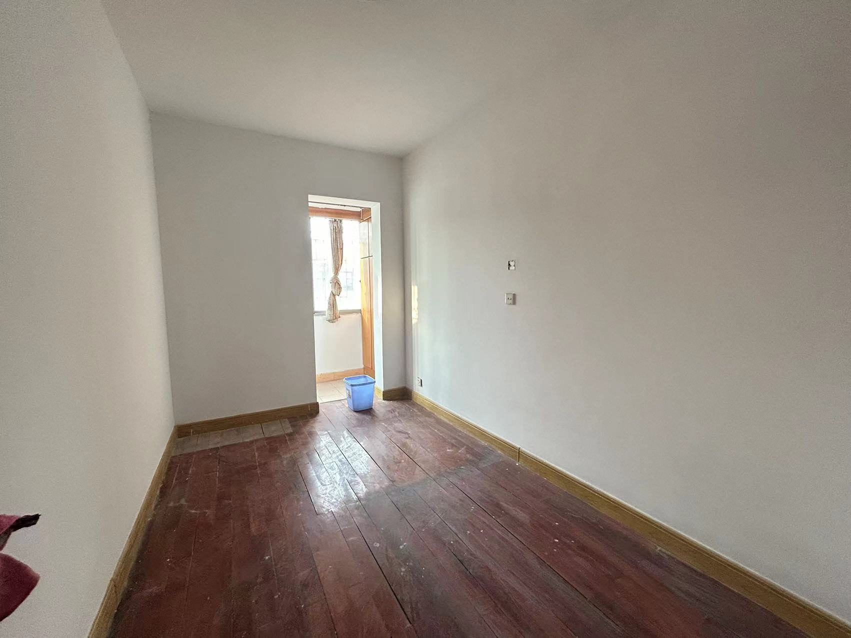 银苑小区 4室2厅2卫 68.0万 银苑小区 4室2厅2卫 68.0万室内图