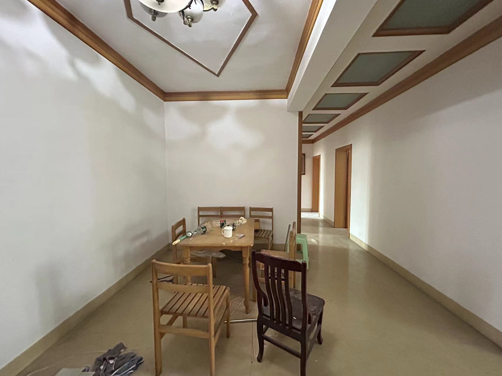 银苑小区 4室2厅2卫 68.0万 银苑小区 4室2厅2卫 68.0万室内图