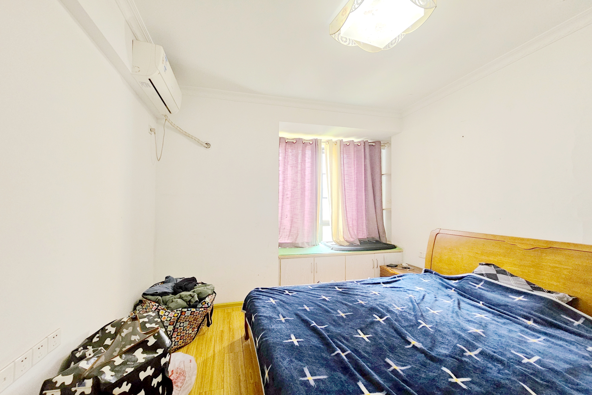 新华都万家城 3室2厅1卫 73.8万 新华都万家城 3室2厅1卫 73.8万卧室