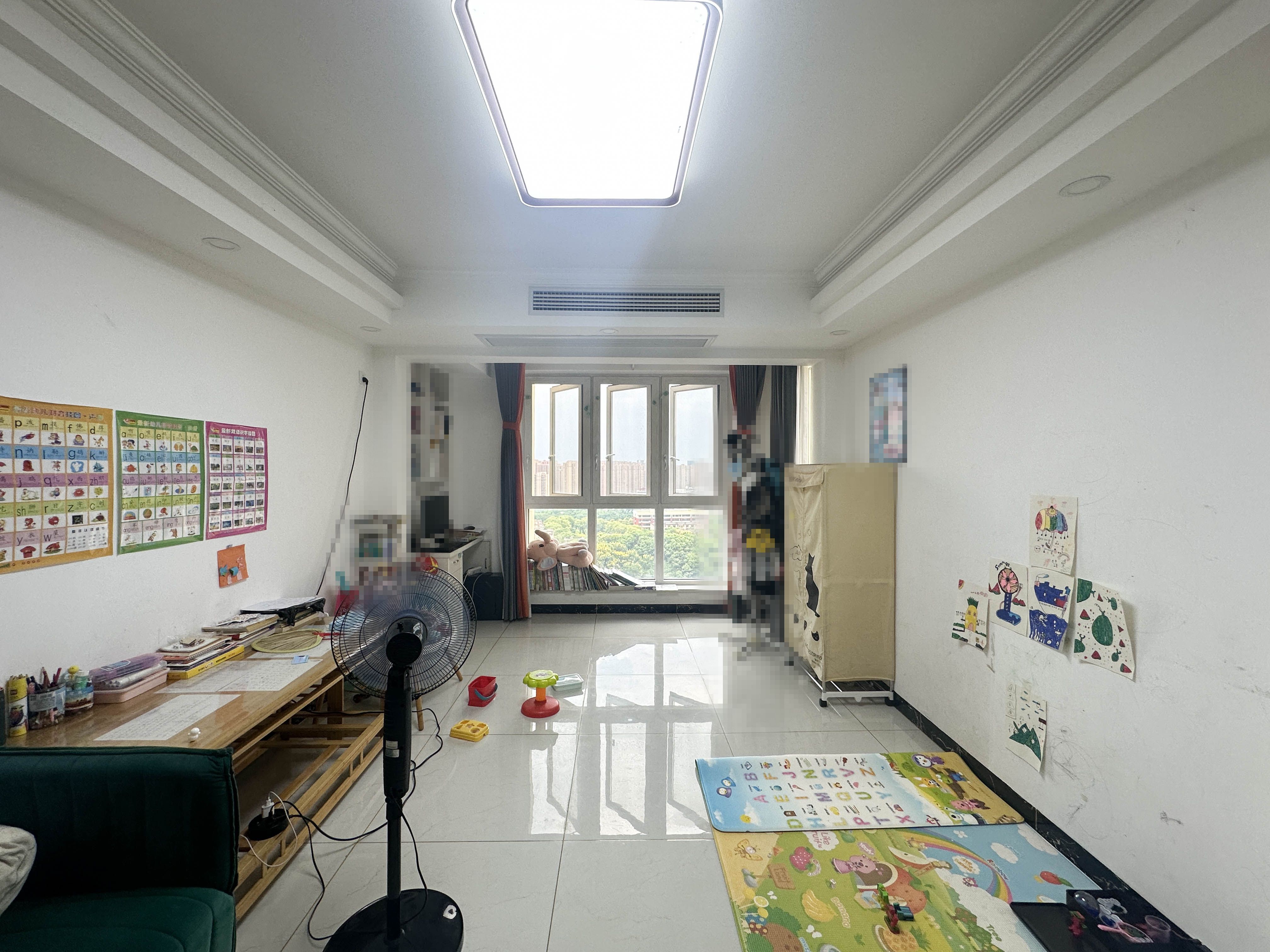 蓝光幸福满庭  3室2厅1卫   98.00万客厅
