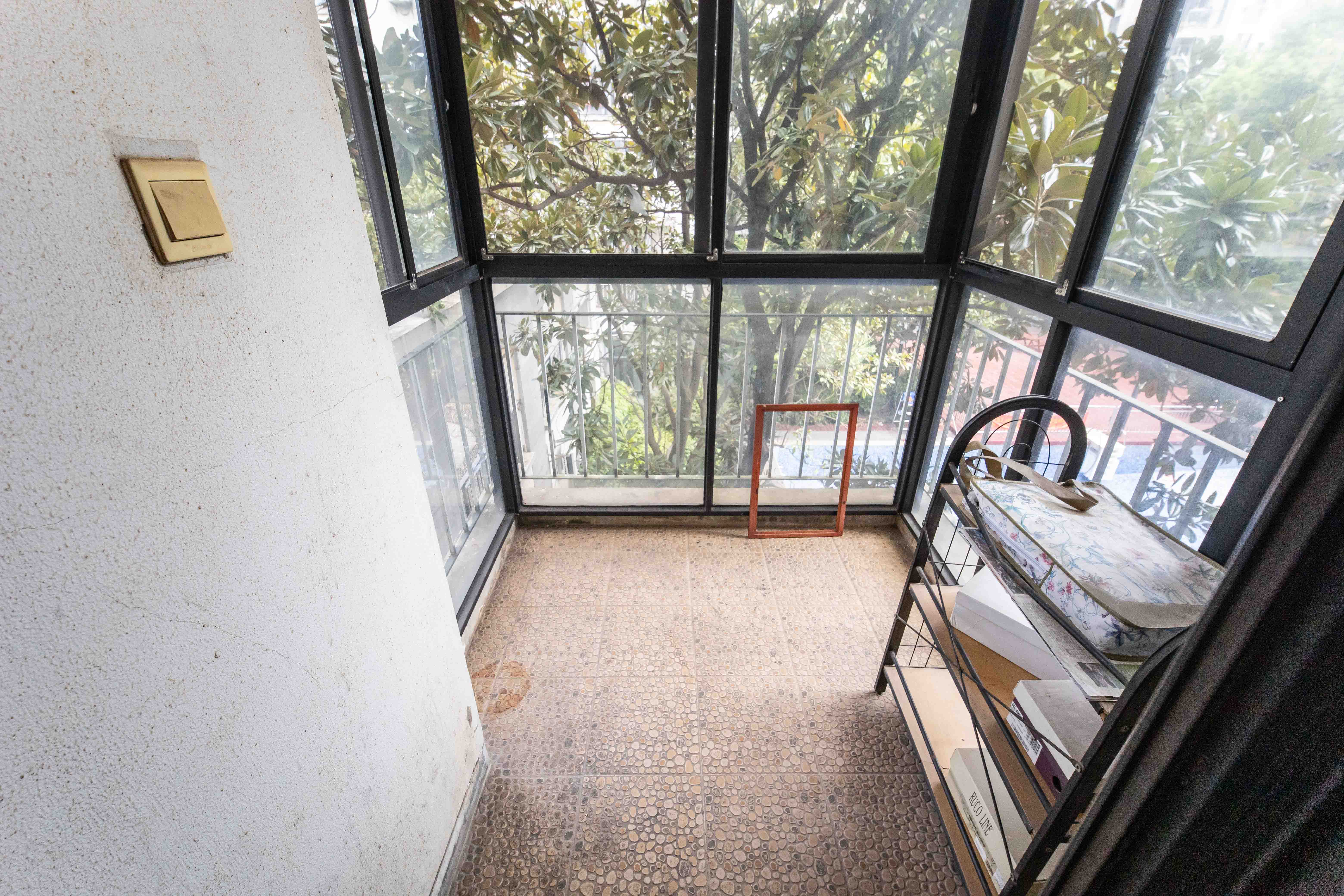 西街花园  2室2厅1卫   125.00万阳台