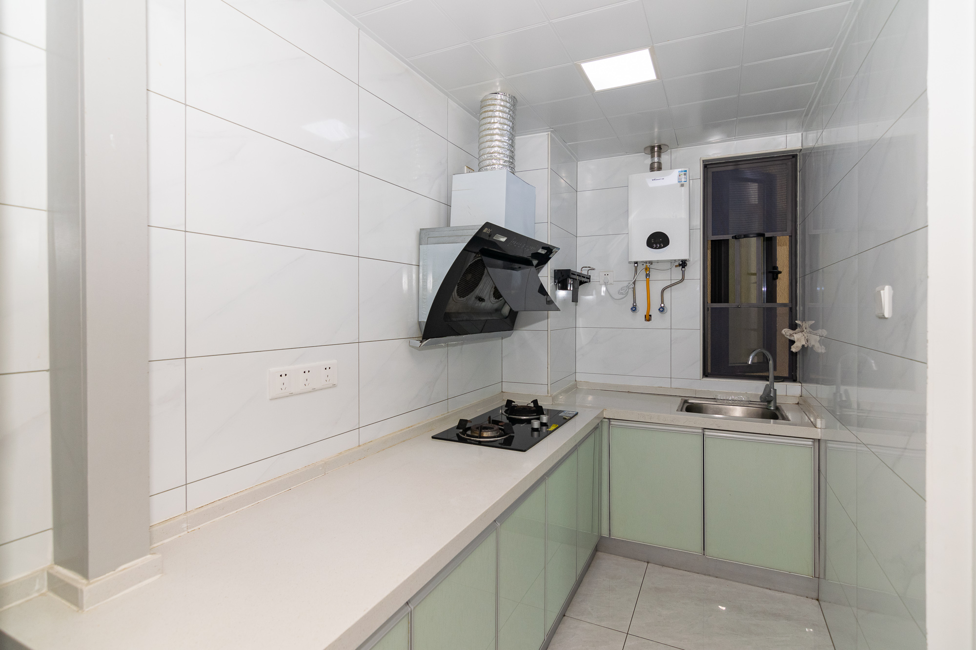 润和谷山郡(悦禧山庄水榭花都)  1室1厅1卫    46.0万 润和谷山郡(悦禧山庄水榭花都)  1室1厅1卫    46.0万厨房