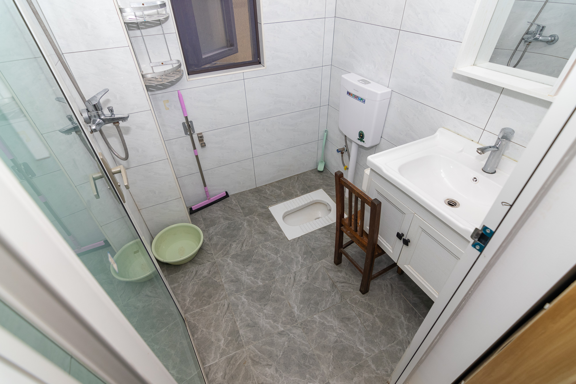 润和谷山郡(悦禧山庄水榭花都)  1室1厅1卫    46.0万 润和谷山郡(悦禧山庄水榭花都)  1室1厅1卫    46.0万卫生间