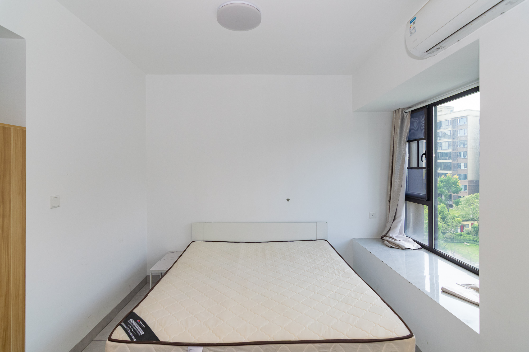 润和谷山郡(悦禧山庄水榭花都)  1室1厅1卫    46.0万 润和谷山郡(悦禧山庄水榭花都)  1室1厅1卫    46.0万卧室