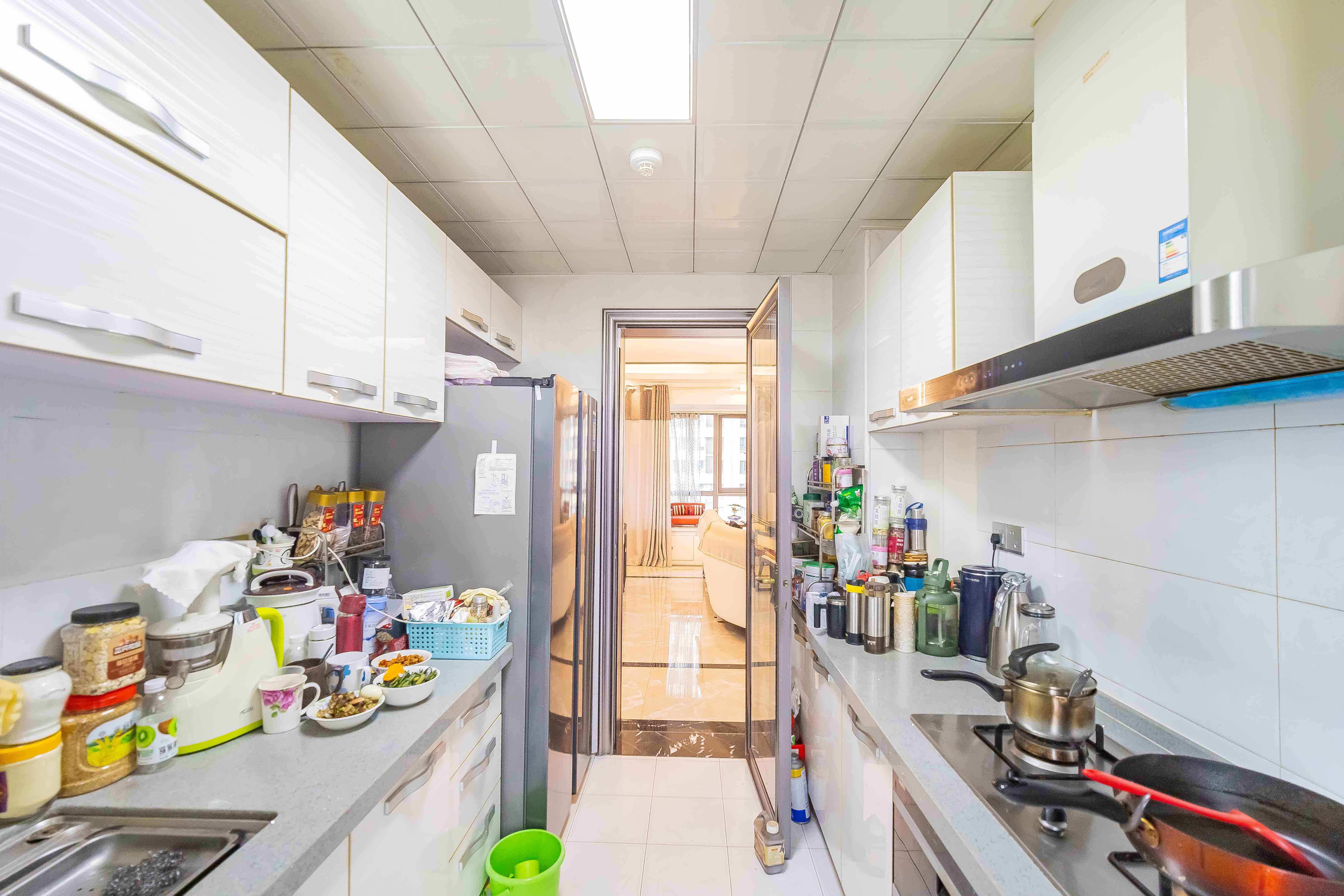 保利国际广场  4室2厅2卫    288.0万 保利国际广场  4室2厅2卫    288.0万厨房