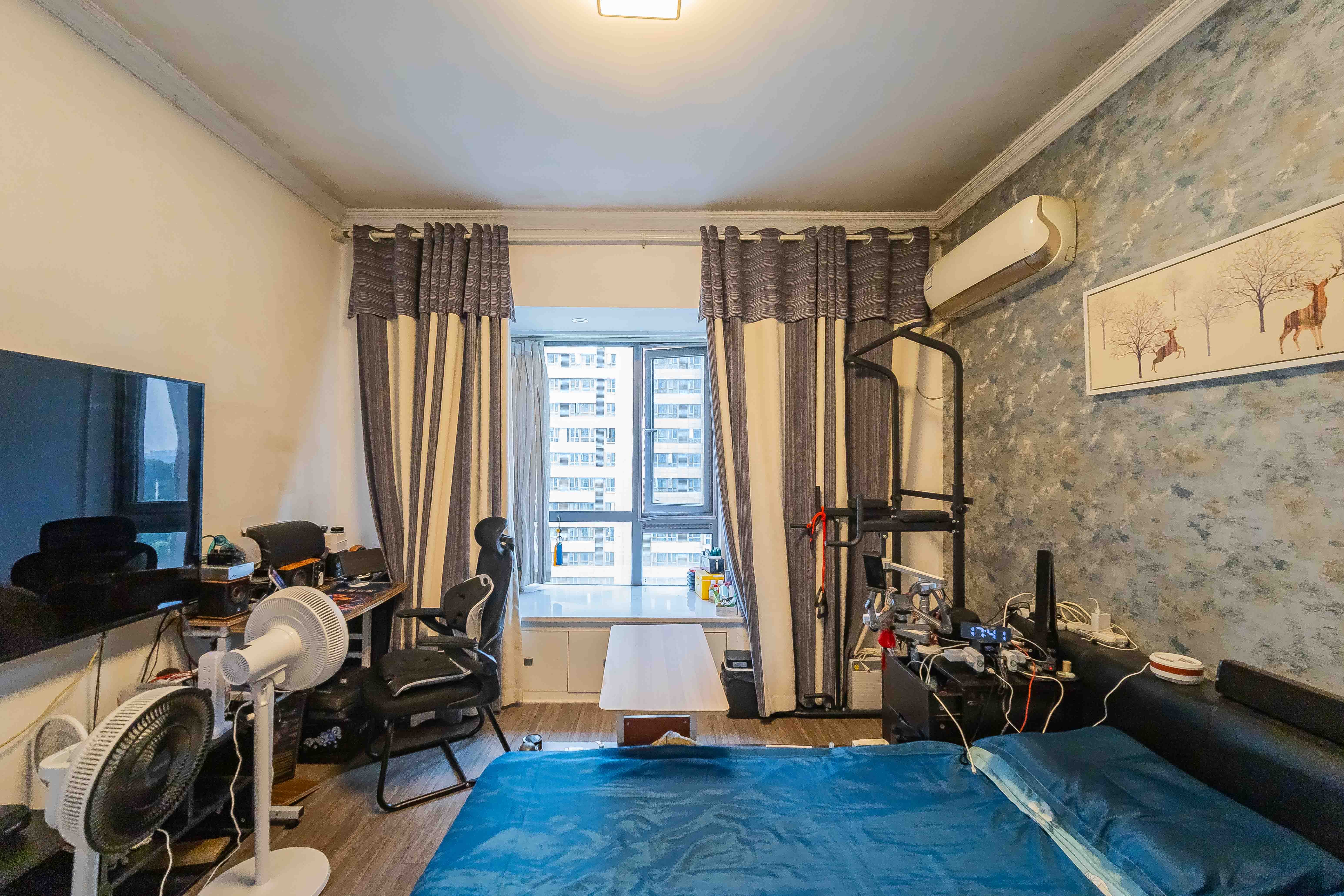 保利国际广场  4室2厅2卫    288.0万 保利国际广场  4室2厅2卫    288.0万卧室