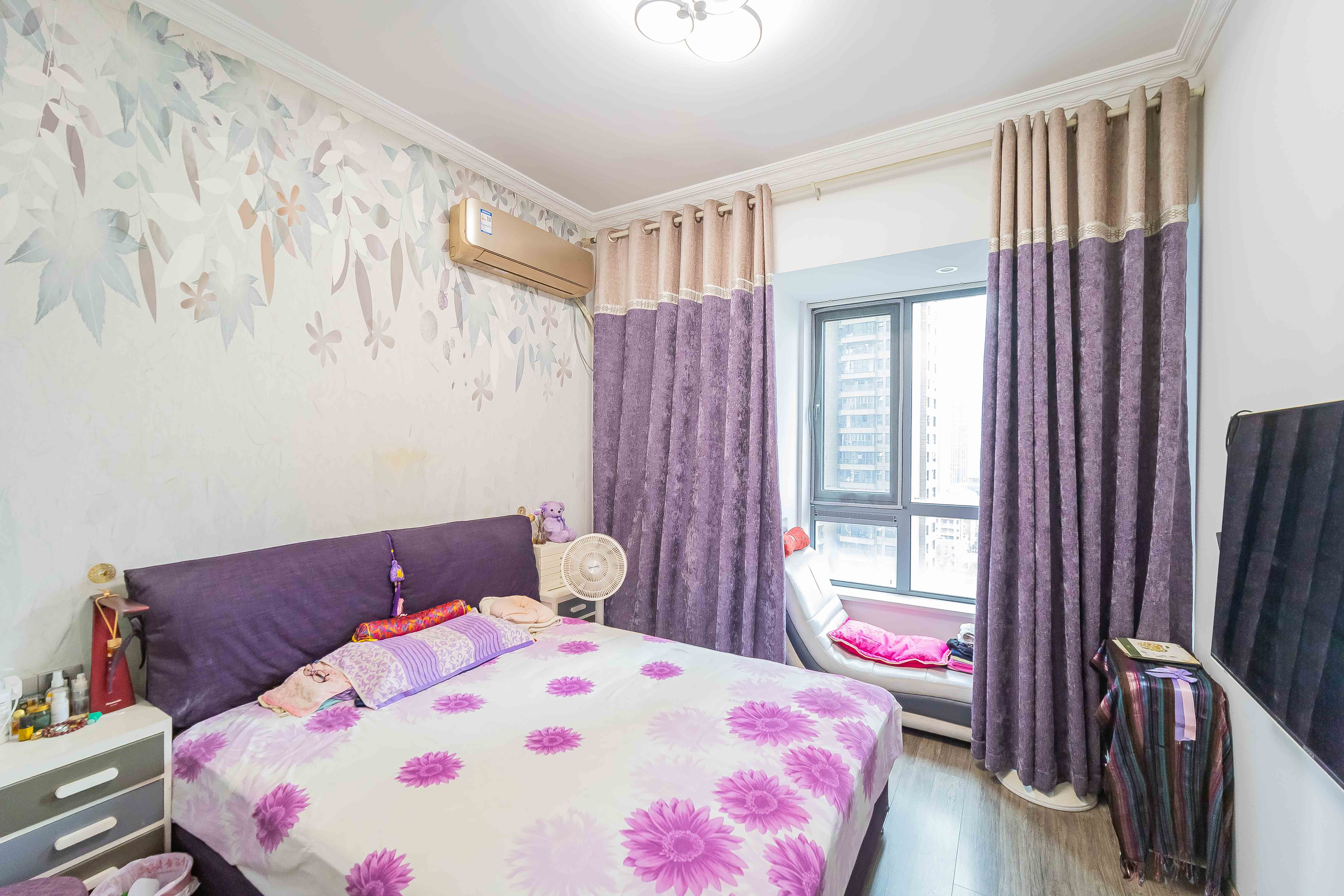 保利国际广场  4室2厅2卫    288.0万 保利国际广场  4室2厅2卫    288.0万卧室