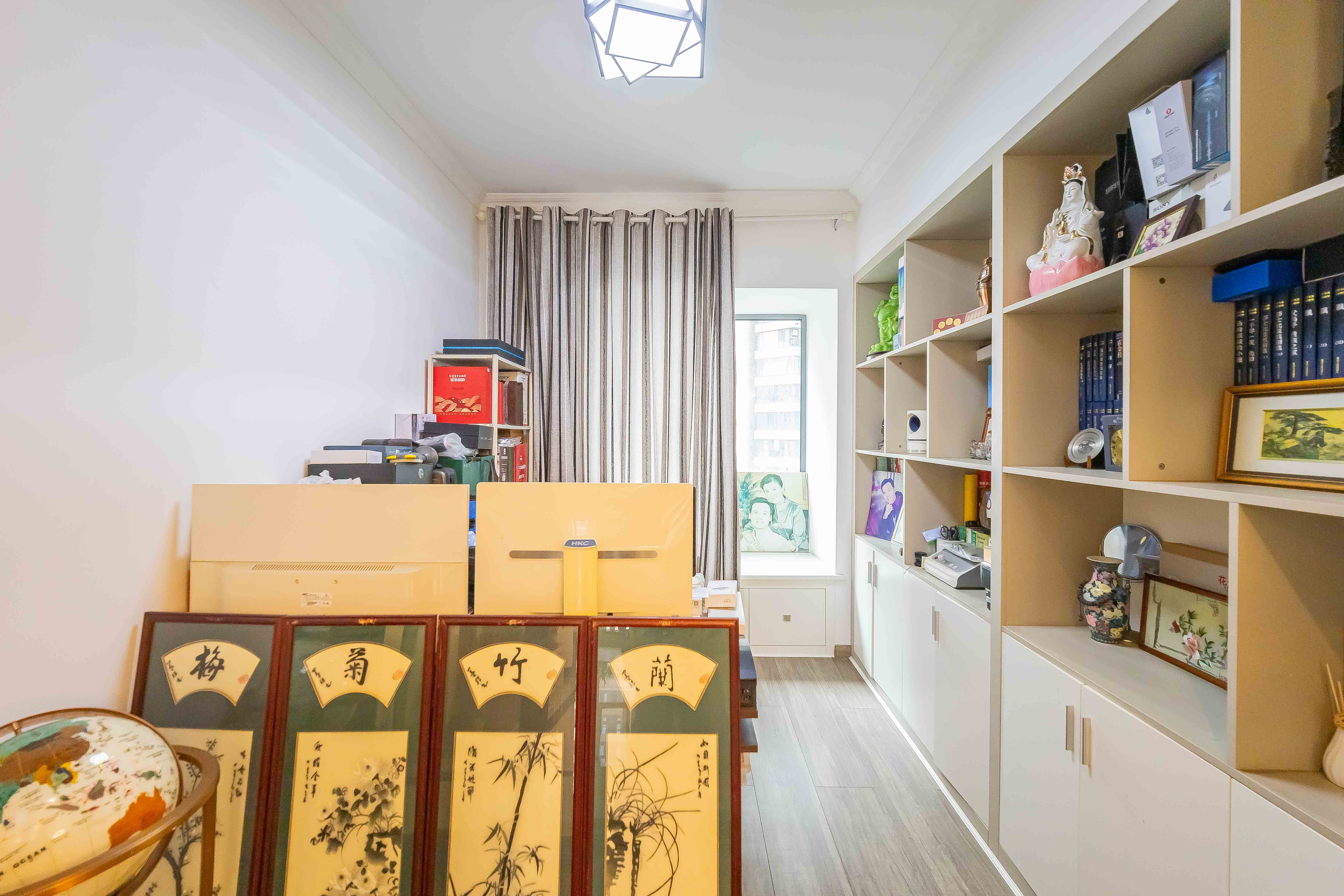 保利国际广场  4室2厅2卫    288.0万 保利国际广场  4室2厅2卫    288.0万卧室