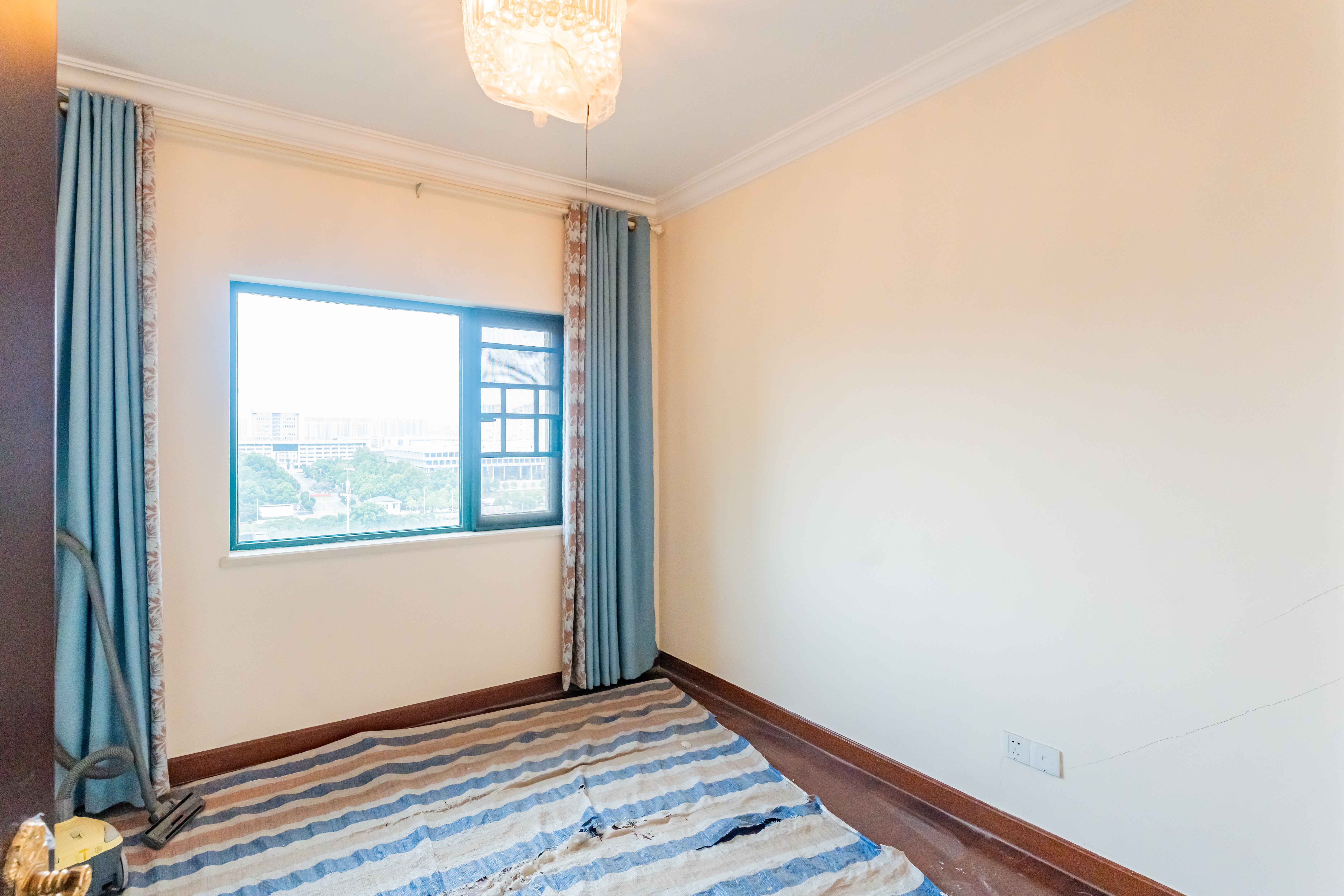 恒大雅苑  3室2厅2卫    115.0万 恒大雅苑  3室2厅2卫    115.0万卧室