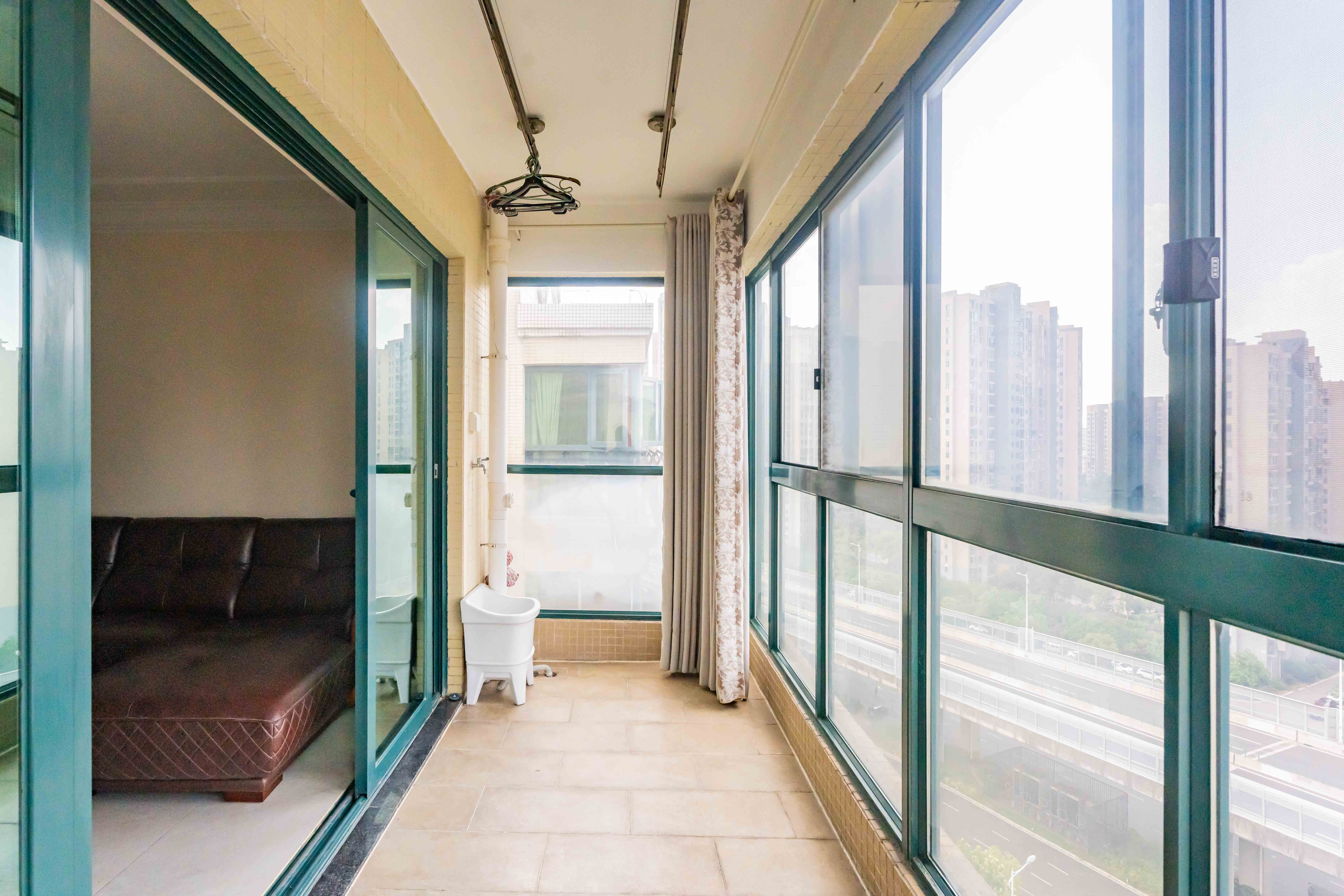 恒大雅苑  3室2厅2卫    115.0万 恒大雅苑  3室2厅2卫    115.0万阳台