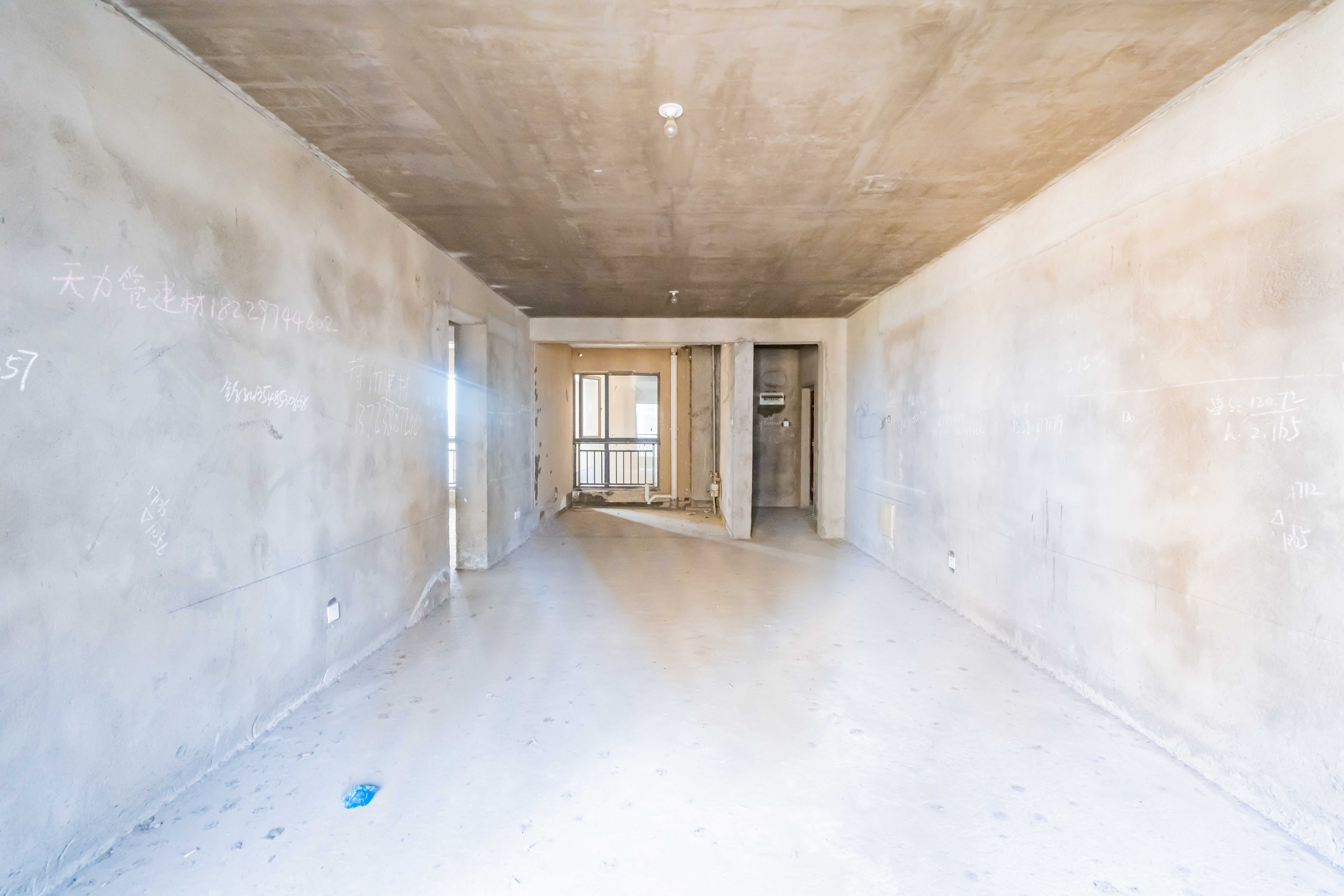 悦湖山  4室2厅2卫    90.0万 悦湖山  4室2厅2卫    90.0万