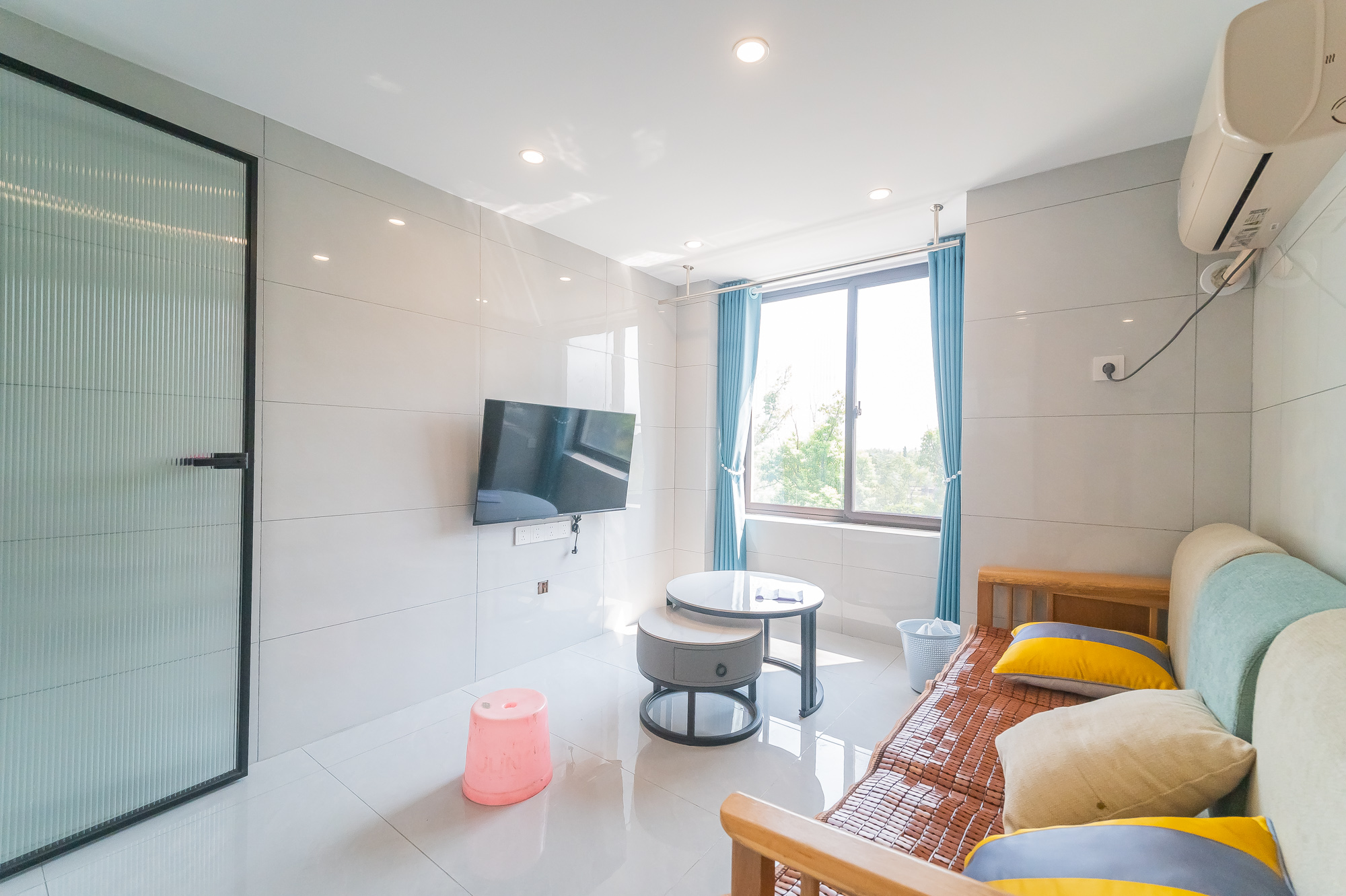 新城悦隽公园  2室2厅2卫    42.8万 新城悦隽公园  2室2厅2卫    42.8万客厅