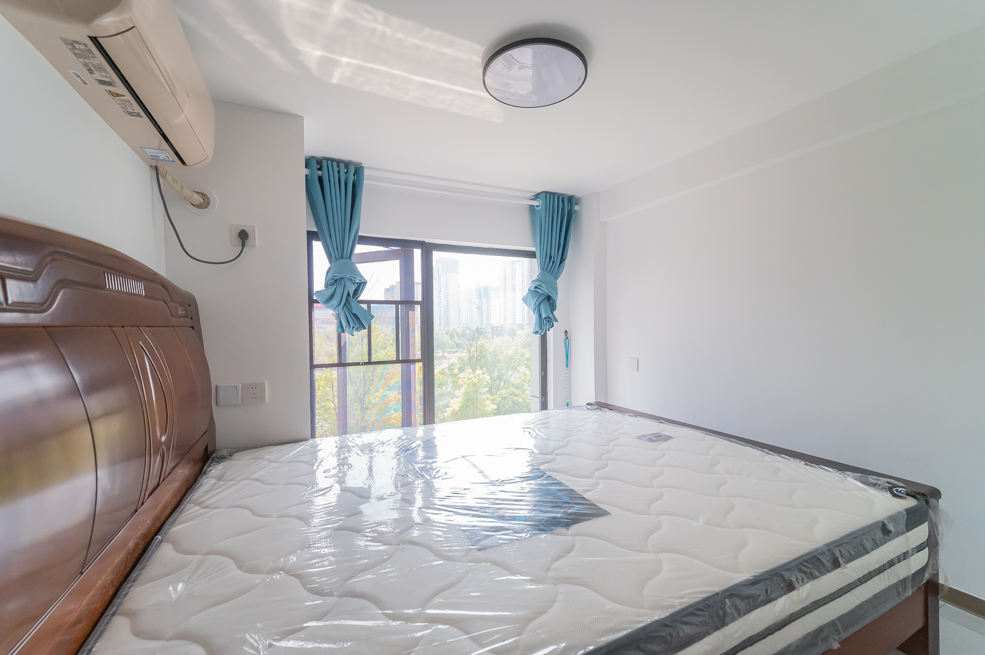 新城悦隽公园  2室2厅2卫    42.8万 新城悦隽公园  2室2厅2卫    42.8万卧室