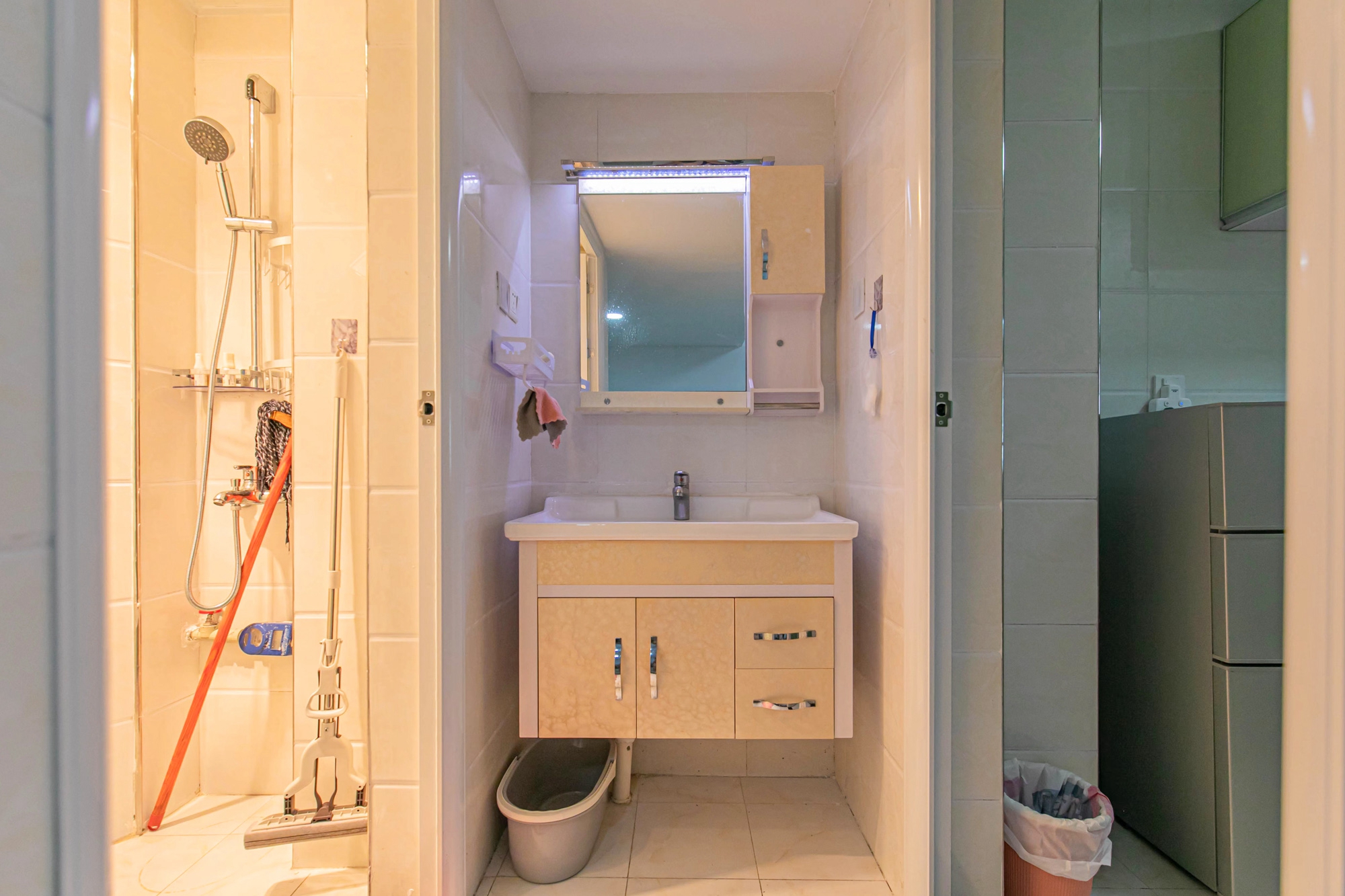 湖湾世景 1室1厅1卫 36.0万 湖湾世景 1室1厅1卫 36.0万卫生间